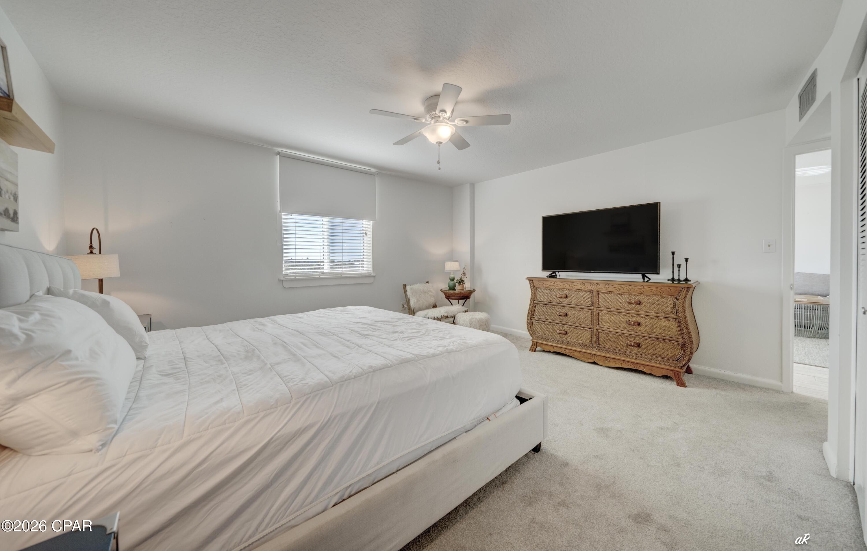 Image 20 For 30 Moreno Point Road 404a