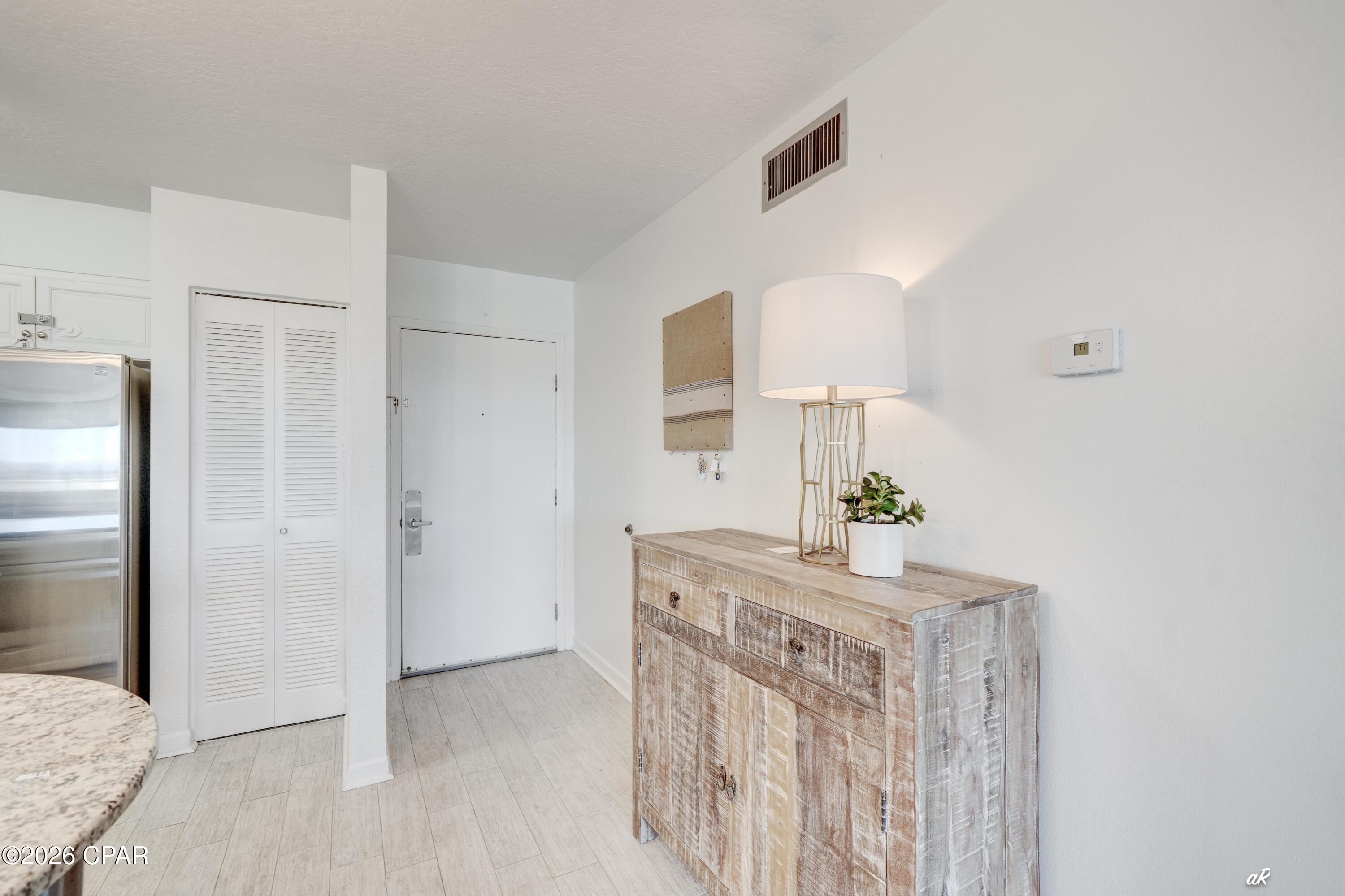 Image 3 For 30 Moreno Point Road 404a