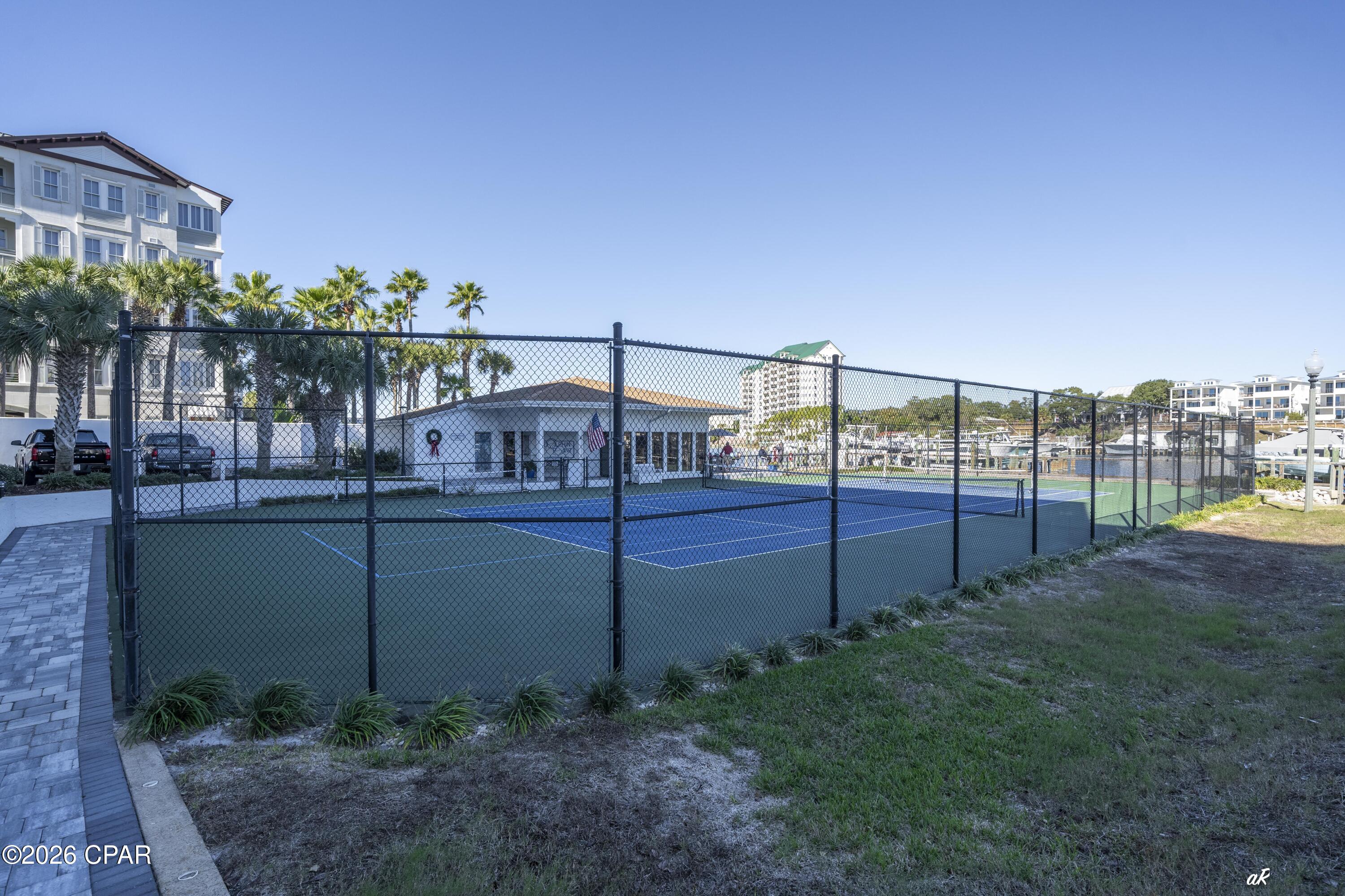 Image 42 For 30 Moreno Point Road 404a