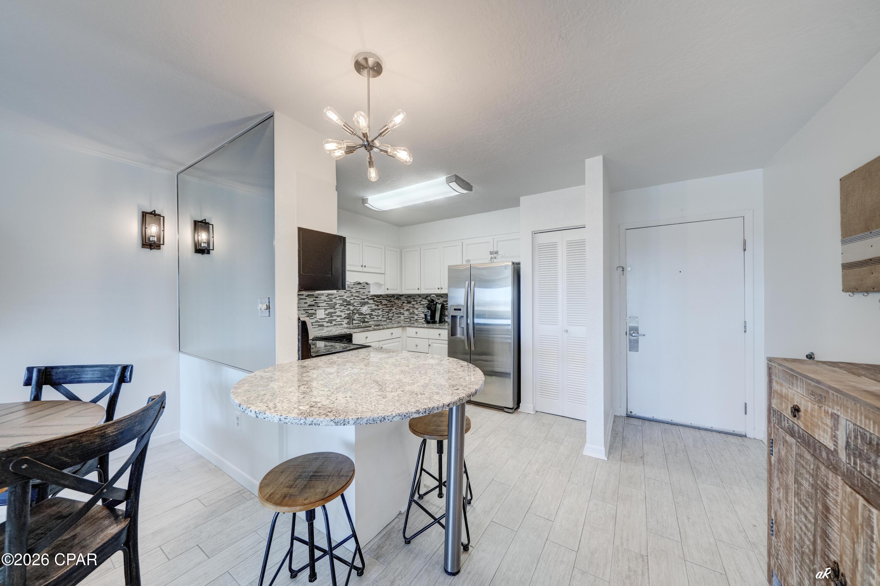 Image 8 For 30 Moreno Point Road 404a