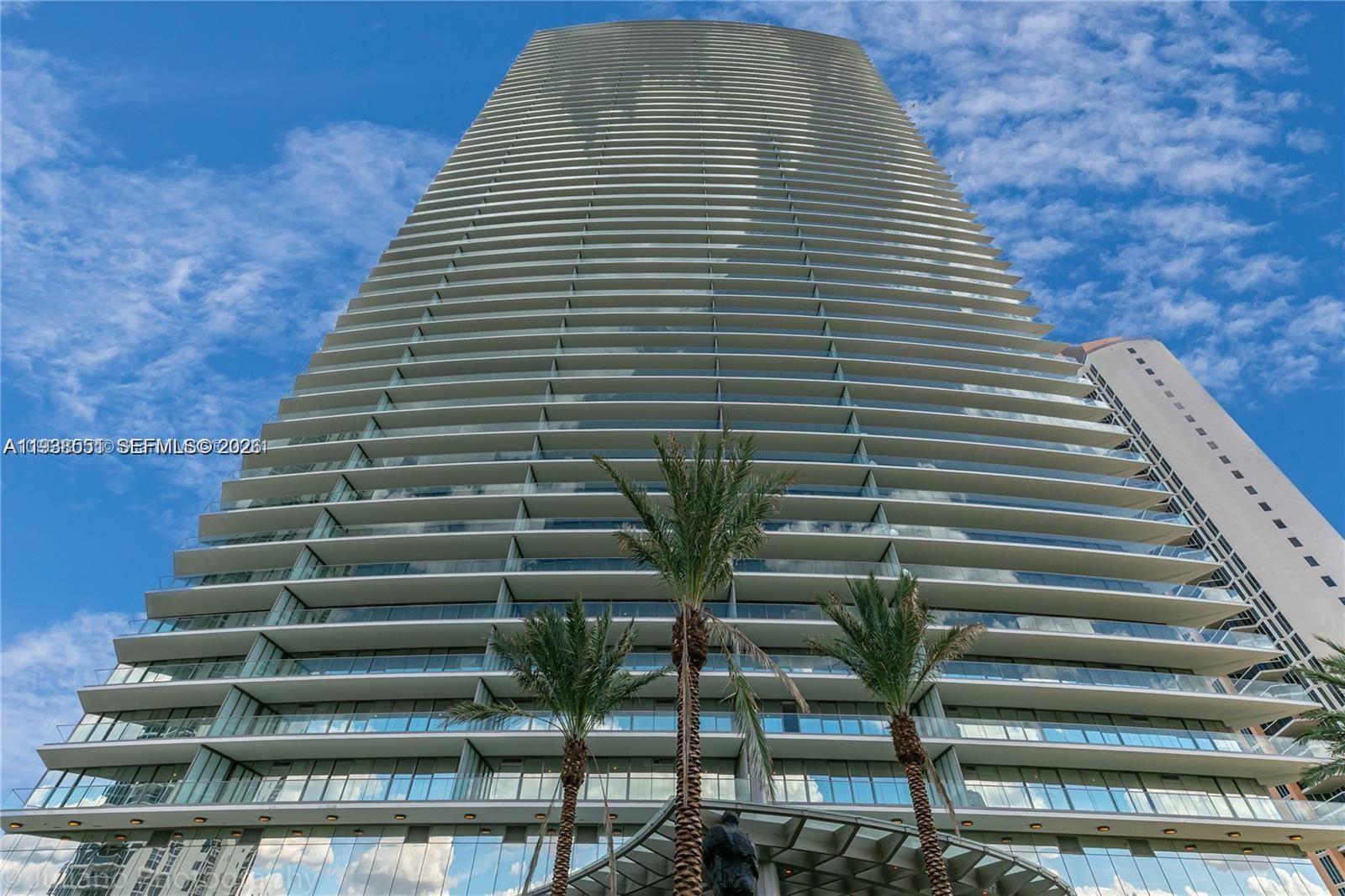 18975 Collins Condo