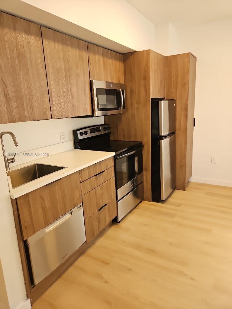 551/557 Michigan Condo