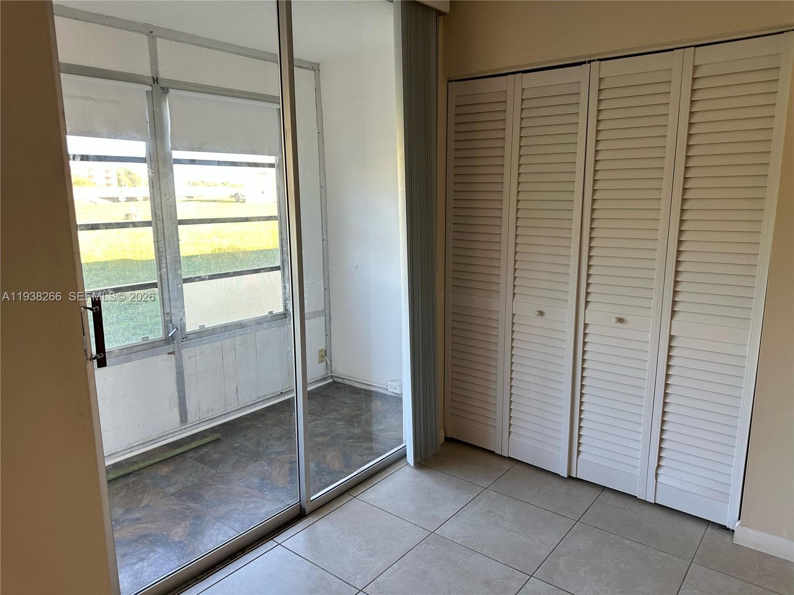 Sunrise Lakes 76 Condo