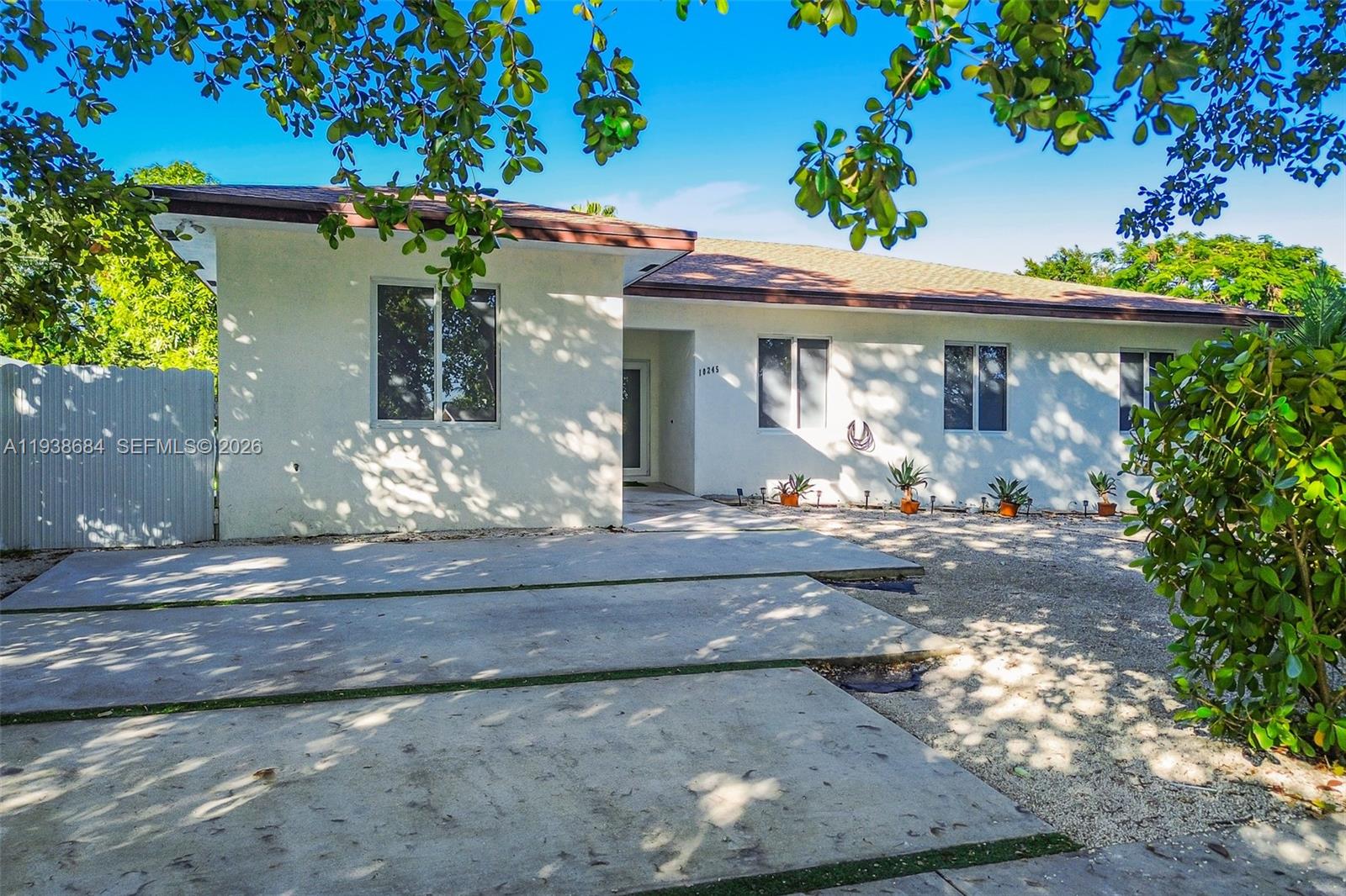 Beautiful 2021-built home featuring 5 bedrooms and 3 bathrooms, designed for comfort and modern living. Enjoy a private pool and basketball court, perfect for entertaining and outdoor fun. A rare opportunity to own a newer construction with great amenities don’t miss it!