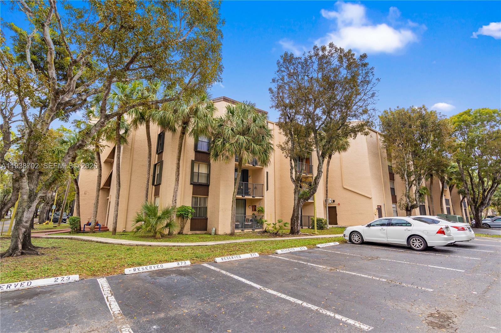 Promenade At Kendale Lake