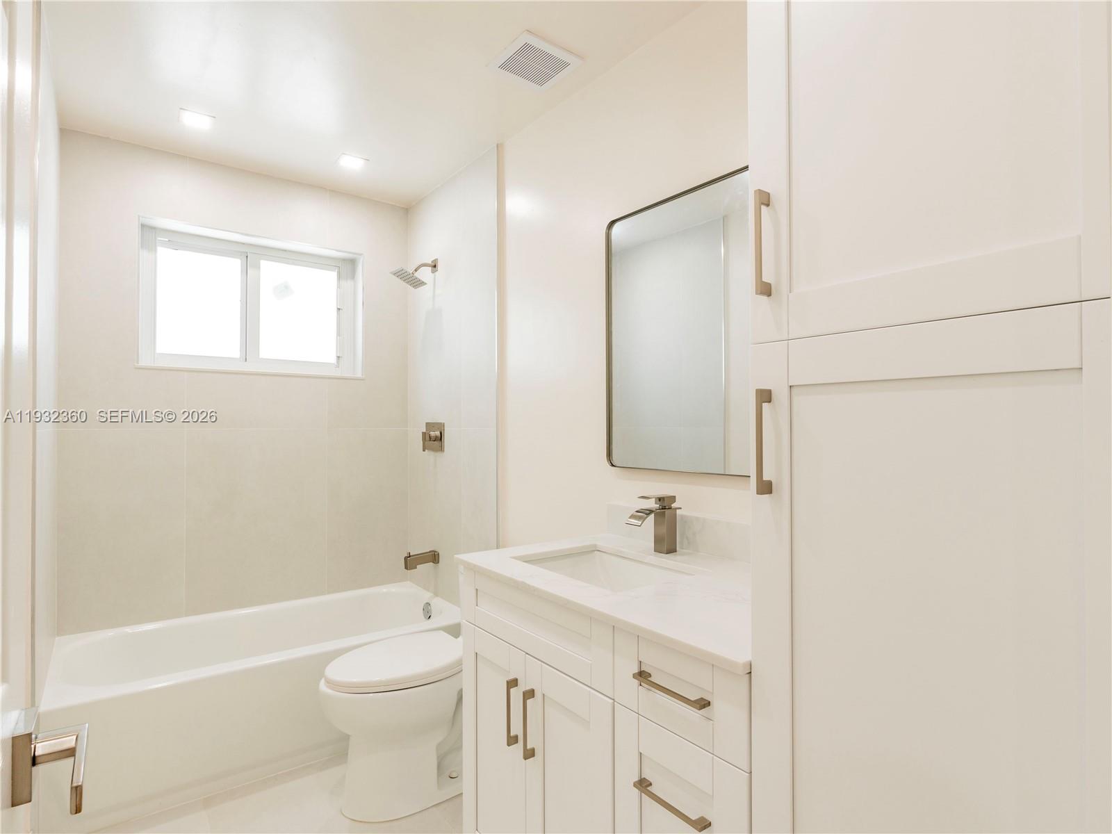 Additional living spaces at 254 4th St - Home in Dania Beach