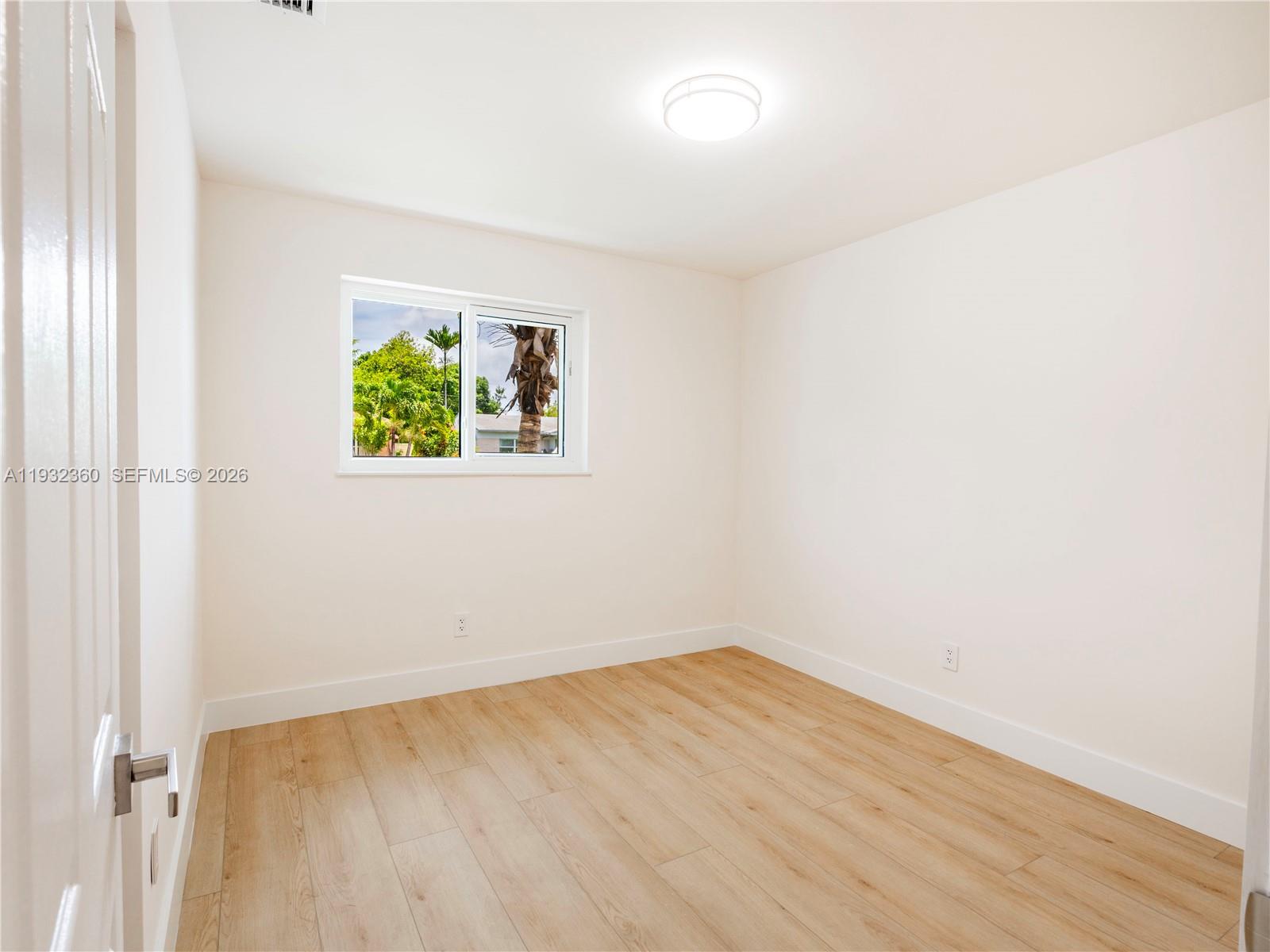 Spacious garage and storage at 254 4th St - Home in Dania Beach