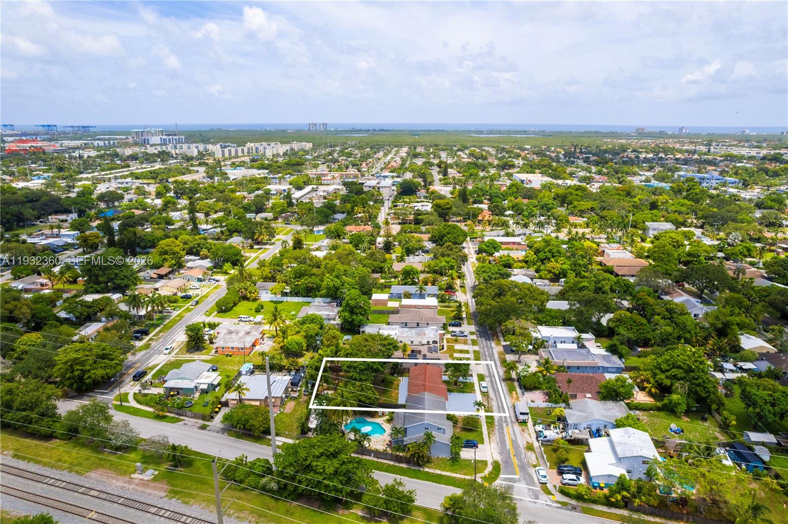 Elegant master bedroom retreat at 254 4th St - Home in Dania Beach