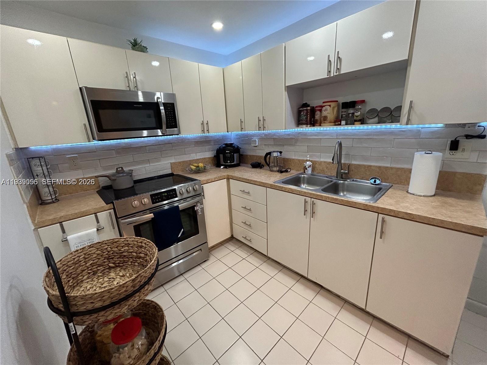 Azul At Fontainebleau Con