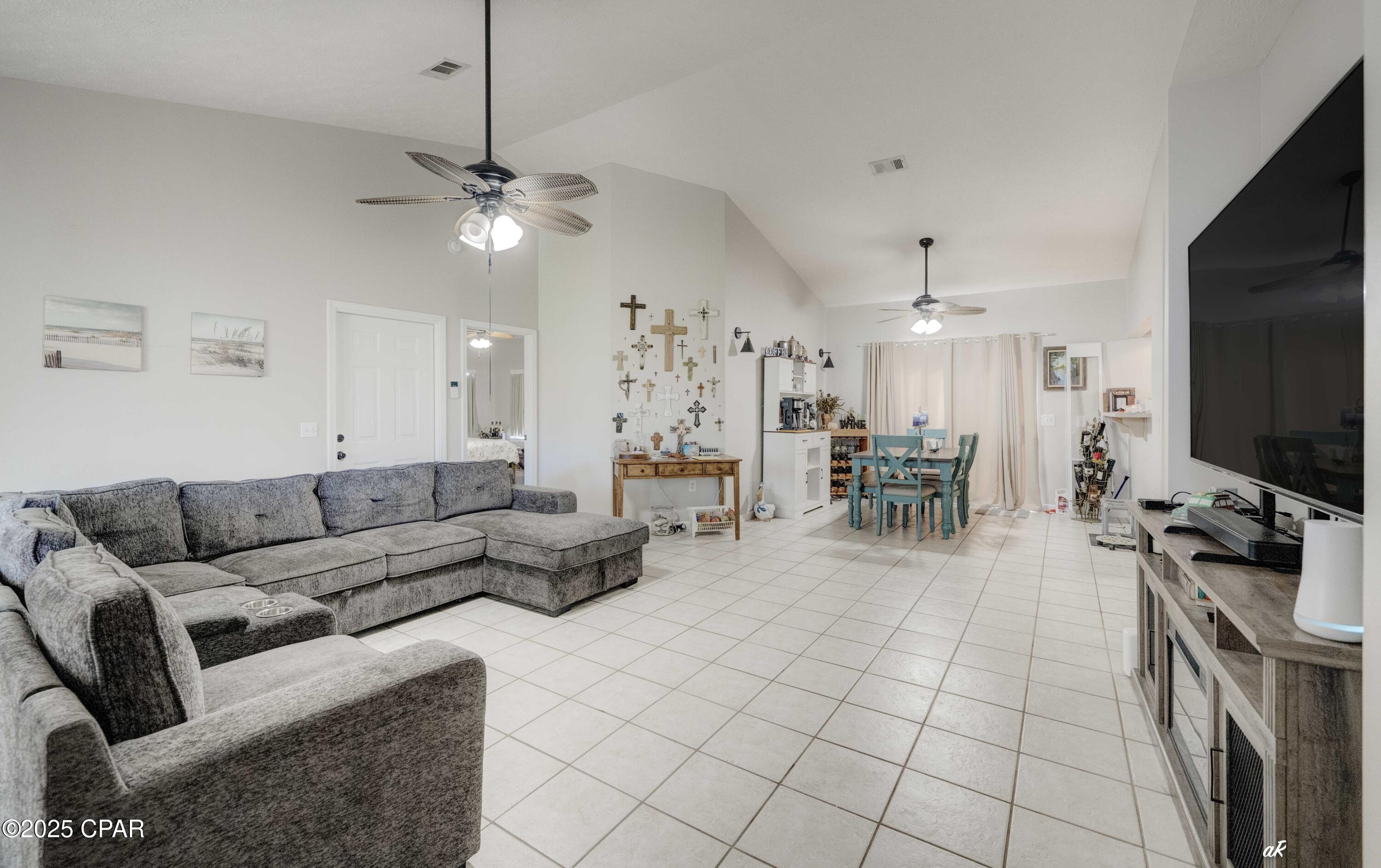 Image 3 For 7110 Maxwell Court