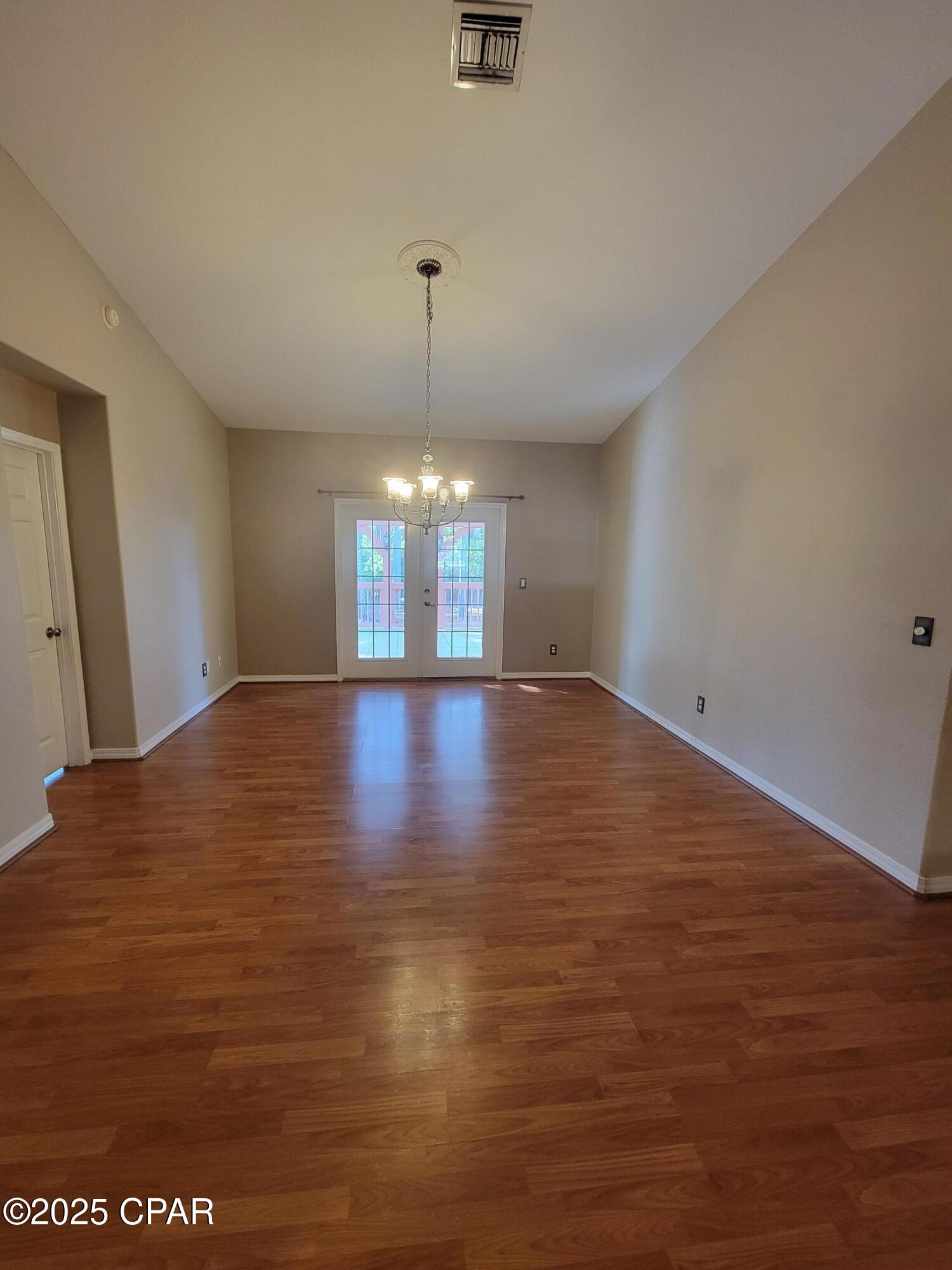 Image 14 For 121 Biltmore Place