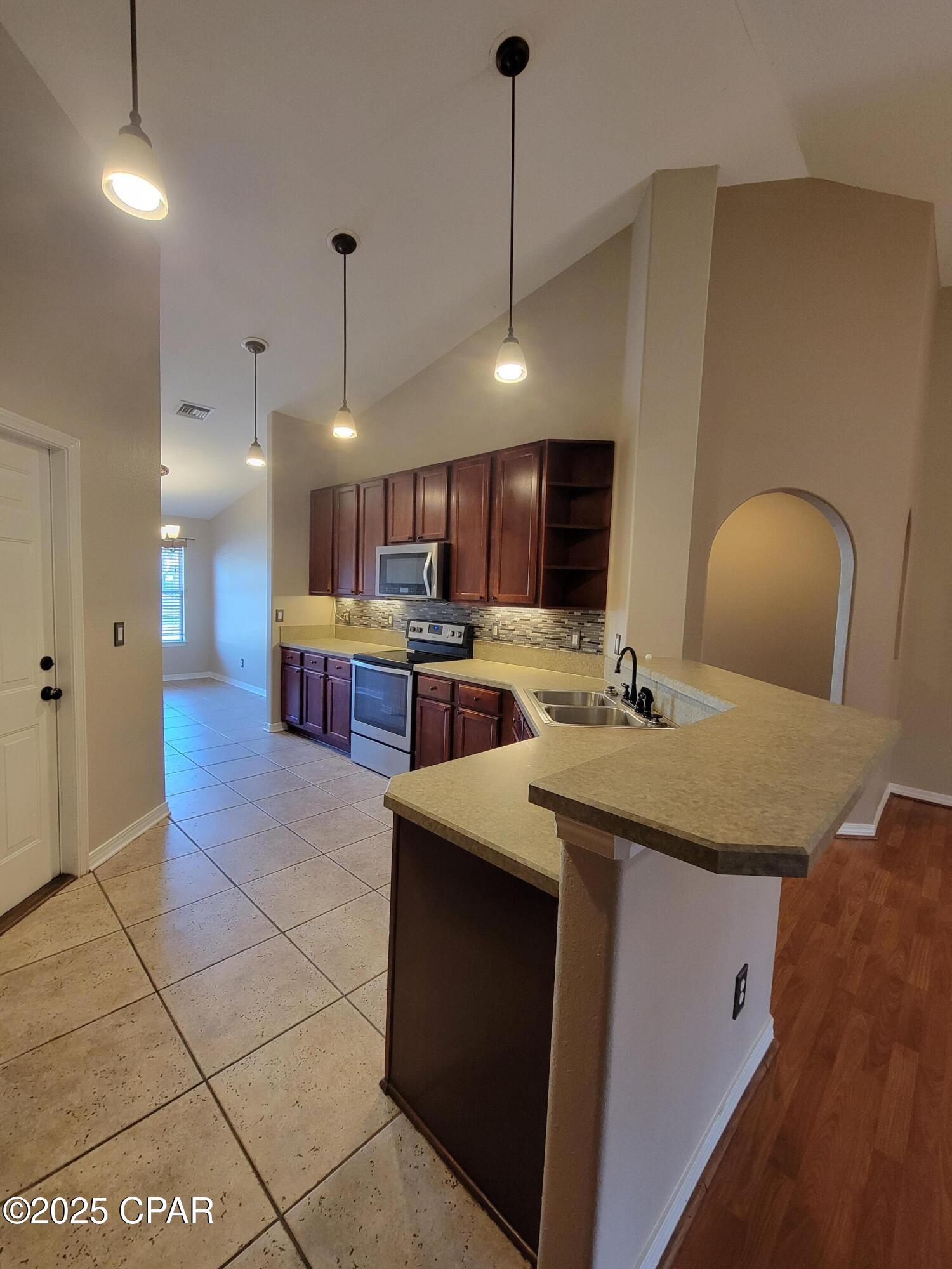 Image 25 For 121 Biltmore Place