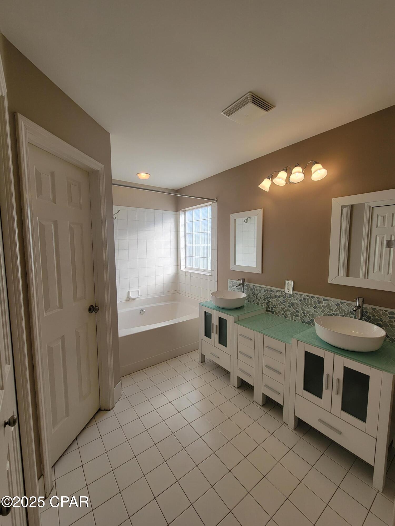 Image 32 For 121 Biltmore Place