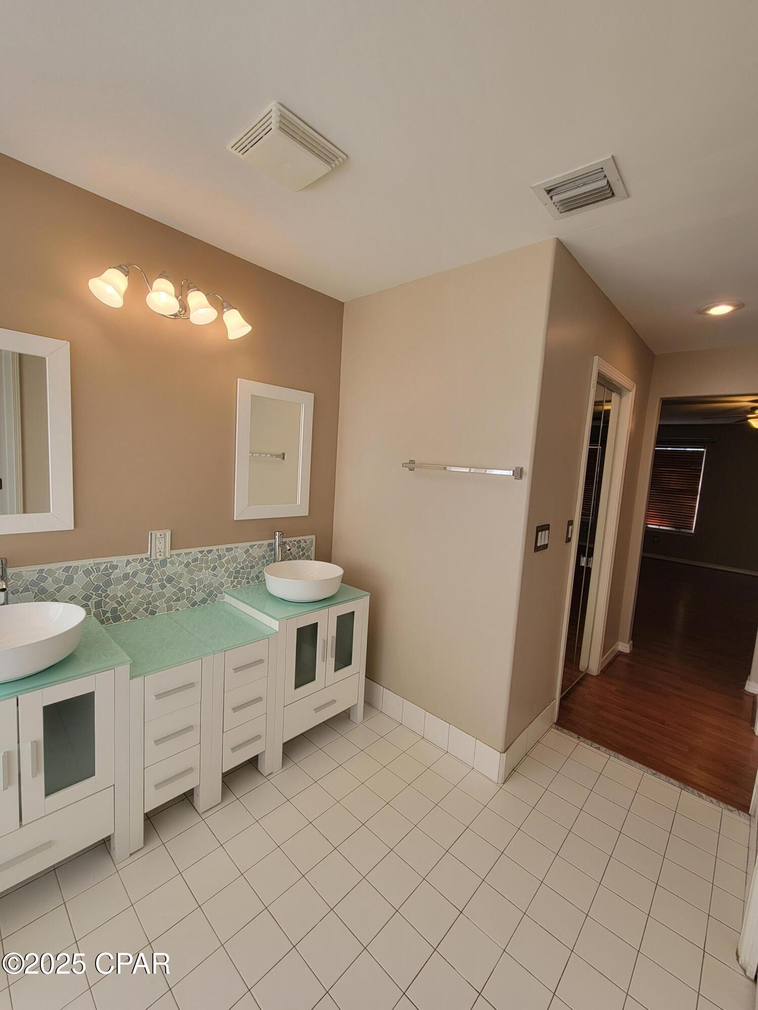 Image 36 For 121 Biltmore Place