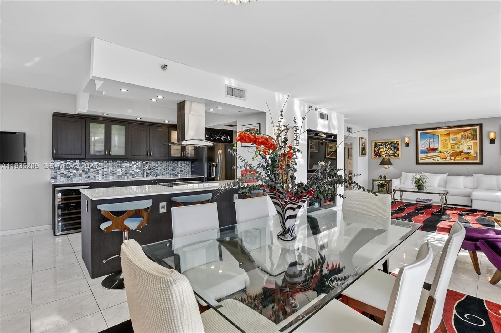 Hamptons West Condo