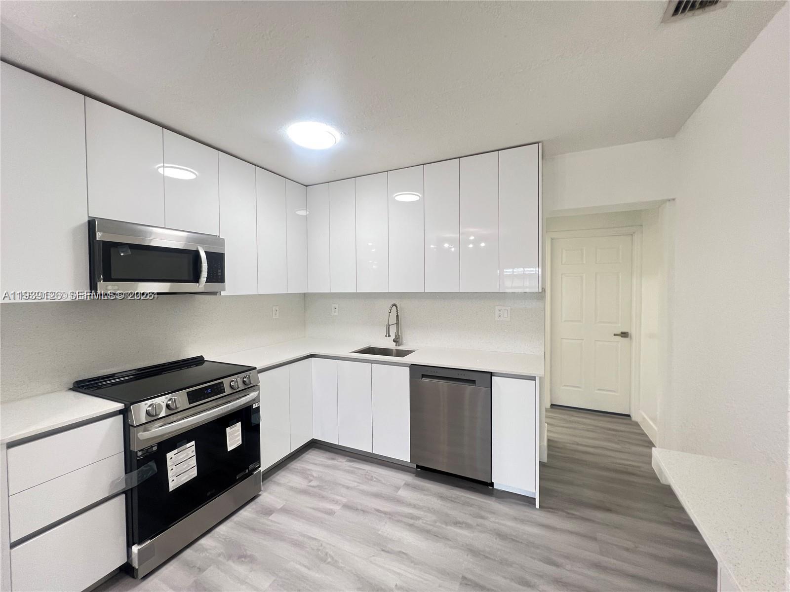 Lopez & Gonzalez Plaza