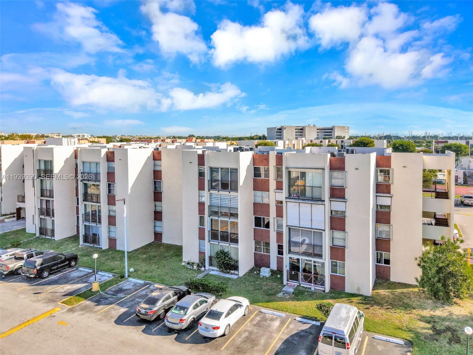 Versaille Gardens I Condo