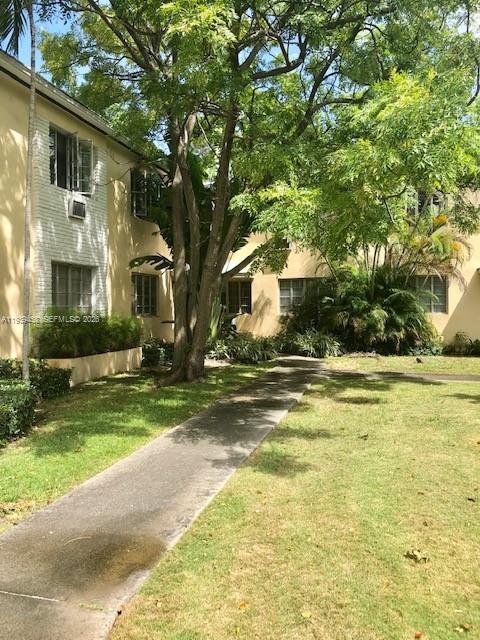 GREAT 1 BEDROOM, 1 BATH UNIT IN THE HEART OF CORAL GABLES, TERRAZO FLOORS, SPACIOUS LAYOUT, WALK TO TROLLEY STOP, PUBLIX, PHILLIPS PARK. MUST SEE!