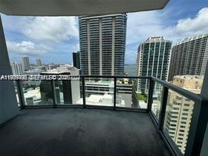 AMAZING 1 BED / 1.5 BATHS AT 1060 BRICKELL AVE. BEST LINE IN THE BUILDING, OFFERING ENDLESS BAY VIEWS, BRICKELL AVENUE IS IN THE HEART OF MIAMI'S FINANCIAL DISTRICT, JUST STEPS FROM MARY BRICKELL & METRO MOVER. LIVE IT...LOVE IT!!