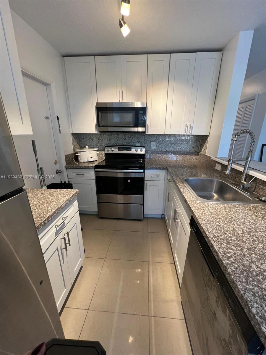 Roosevelt Gardens 2Nd Add