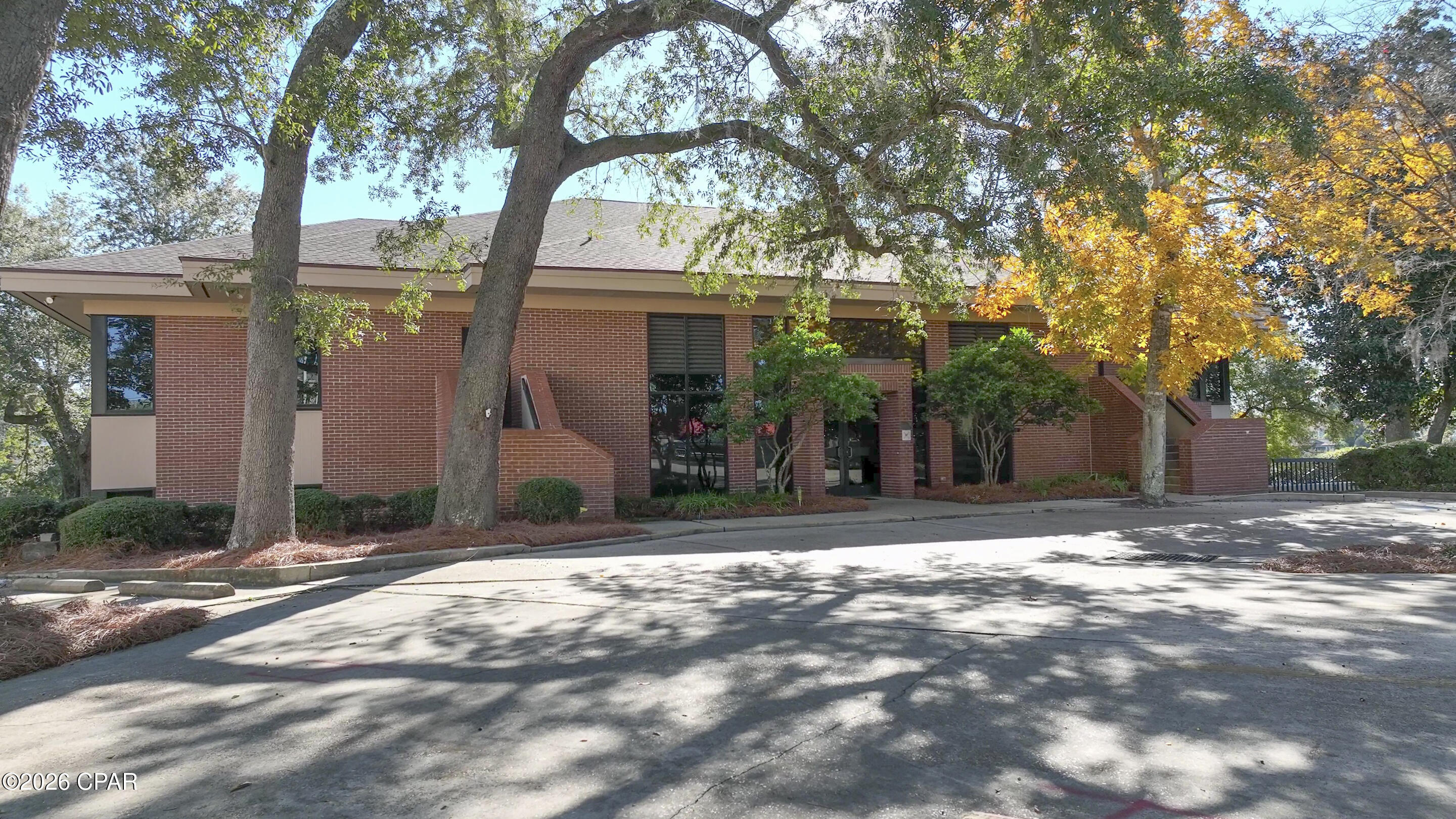 Image 14 For 220 Mckenzie Avenue