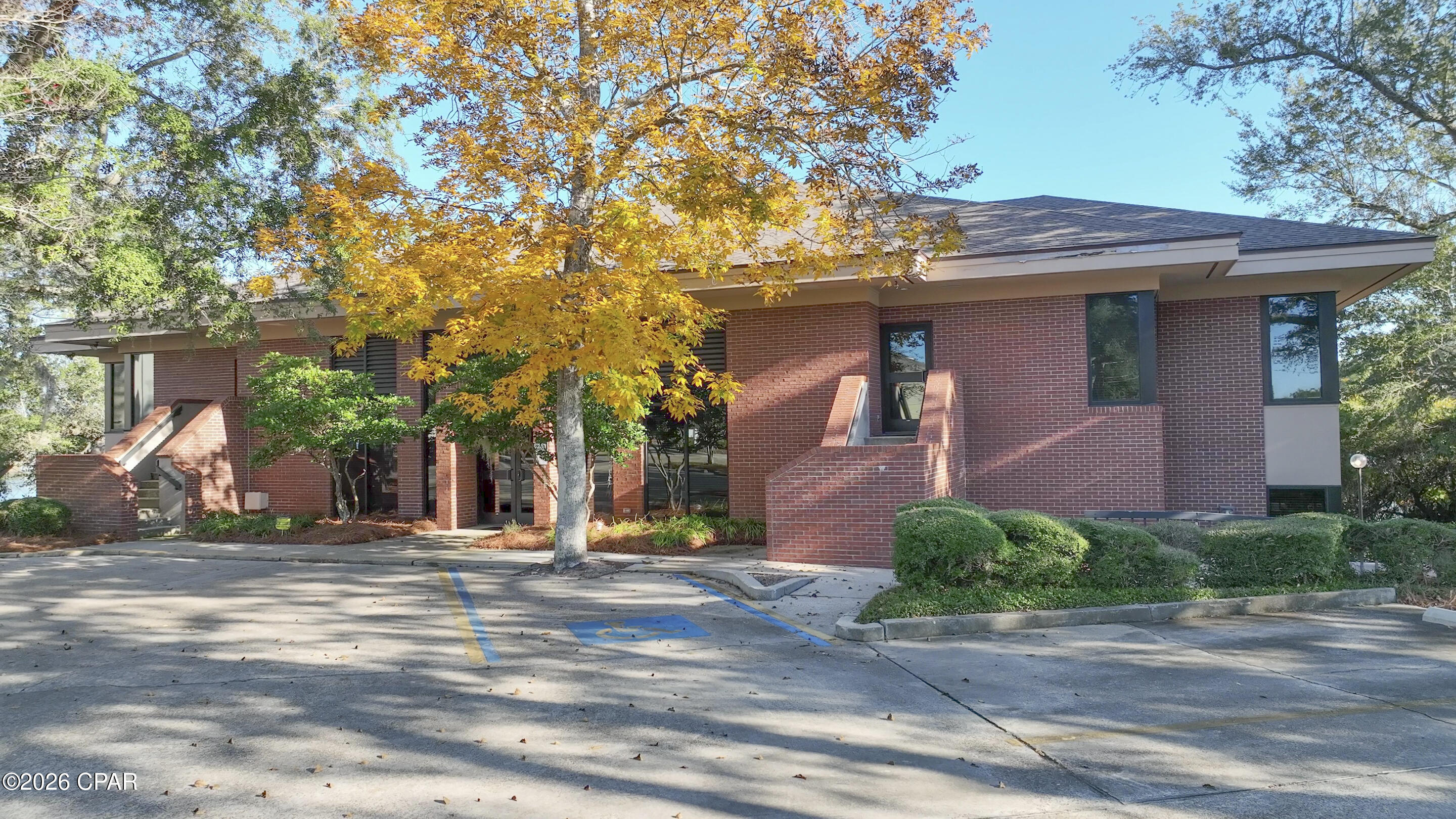 Image 16 For 220 Mckenzie Avenue