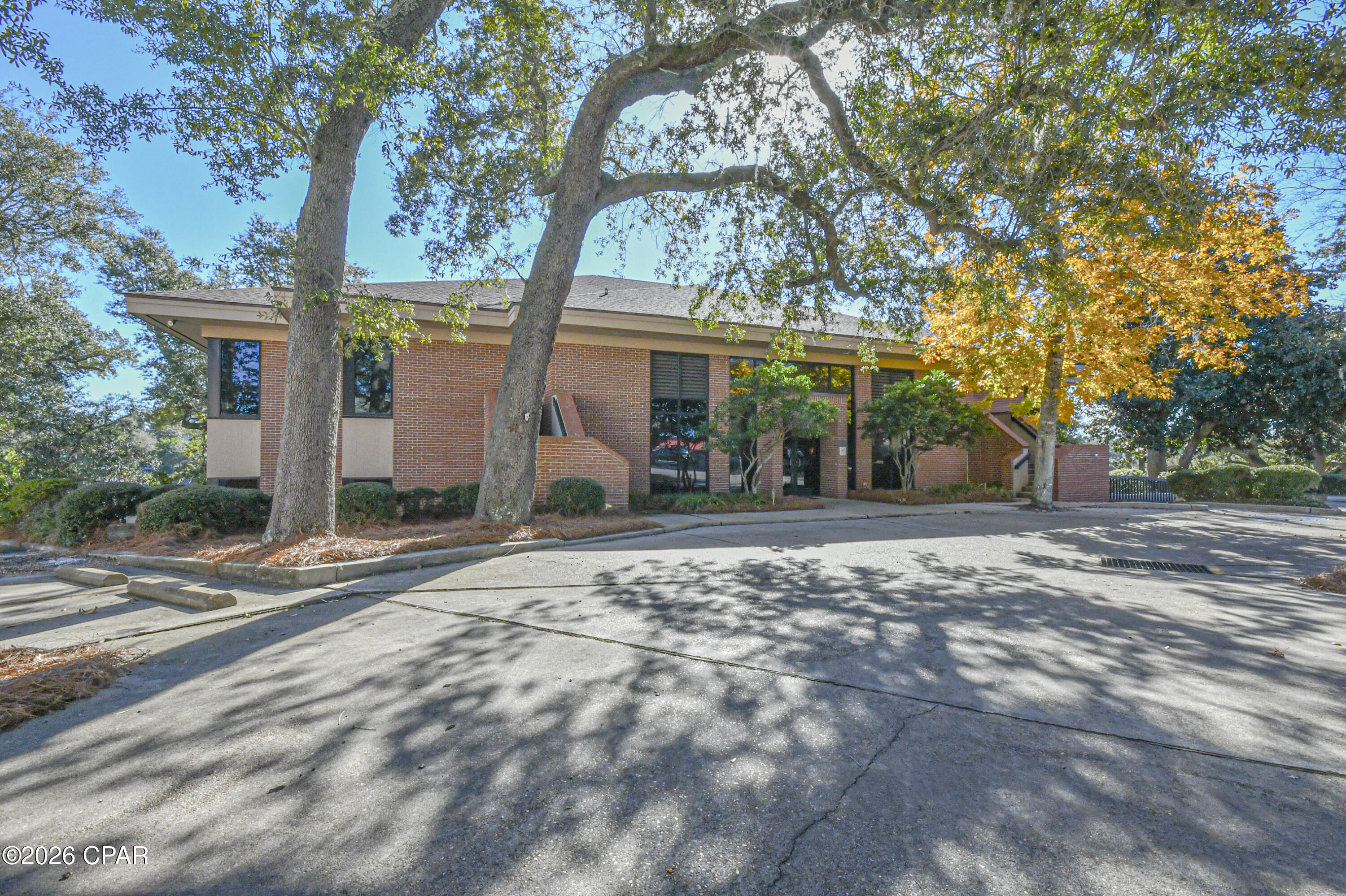 Image 19 For 220 Mckenzie Avenue