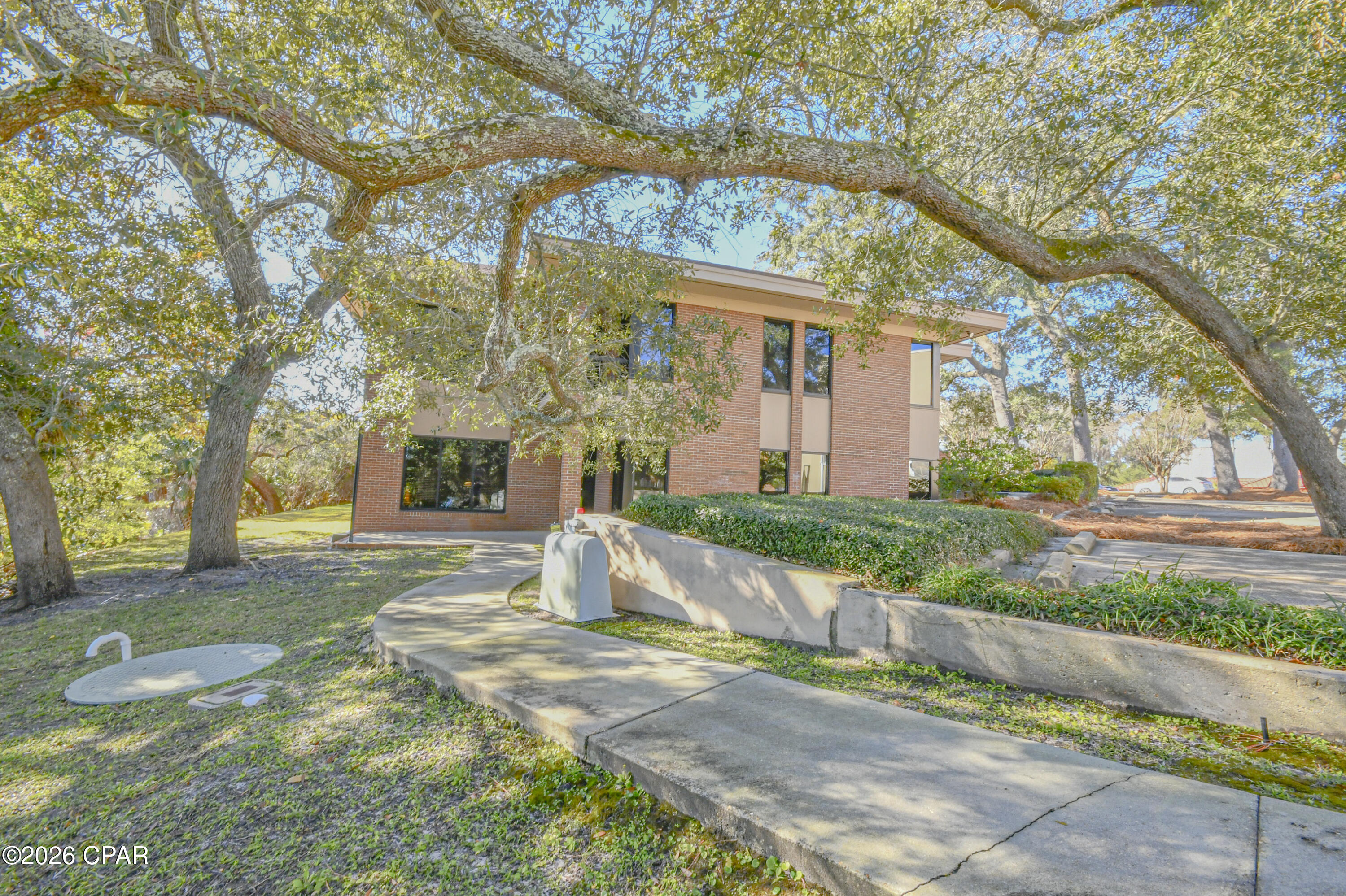 Image 22 For 220 Mckenzie Avenue