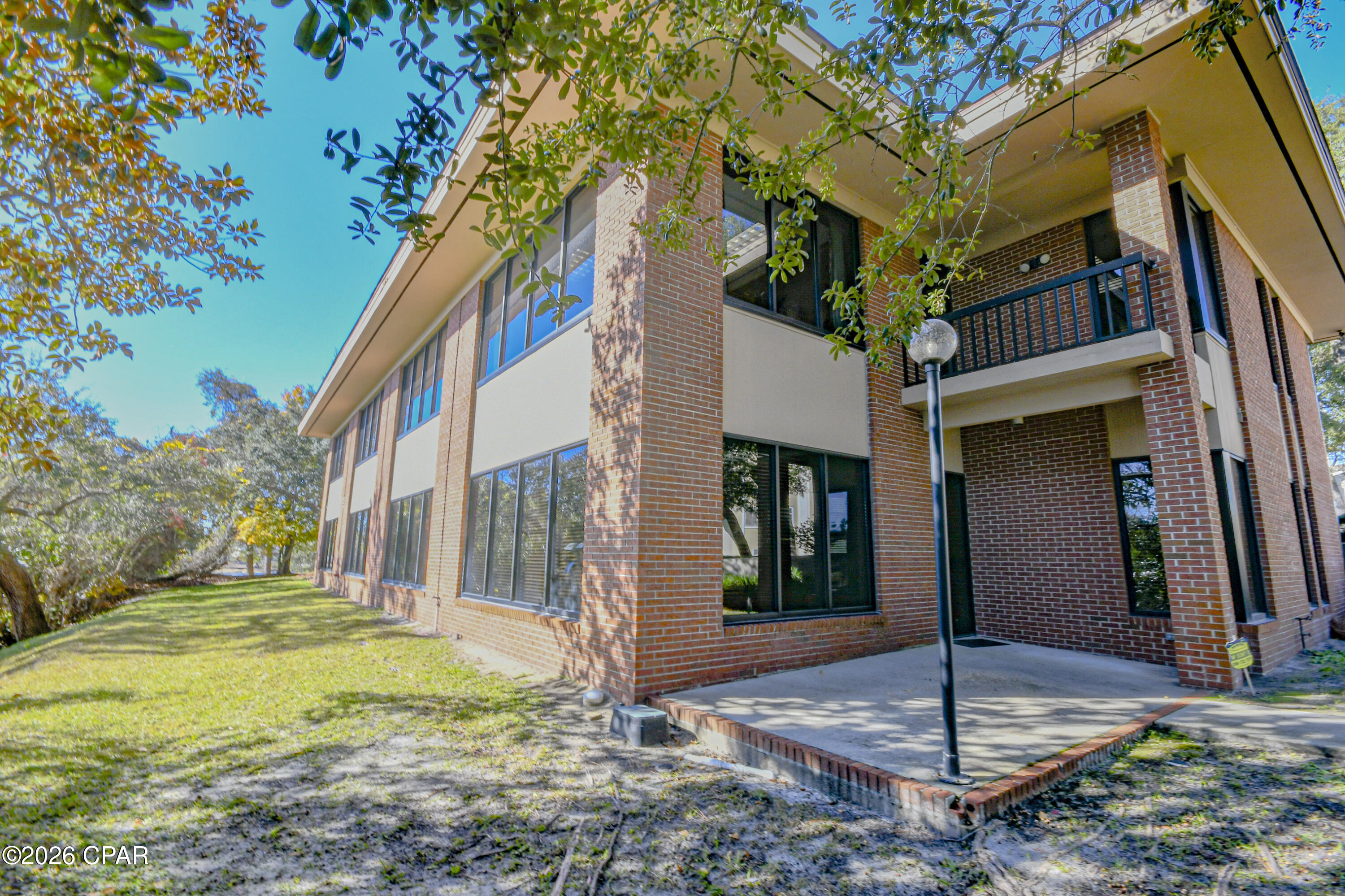 Image 23 For 220 Mckenzie Avenue