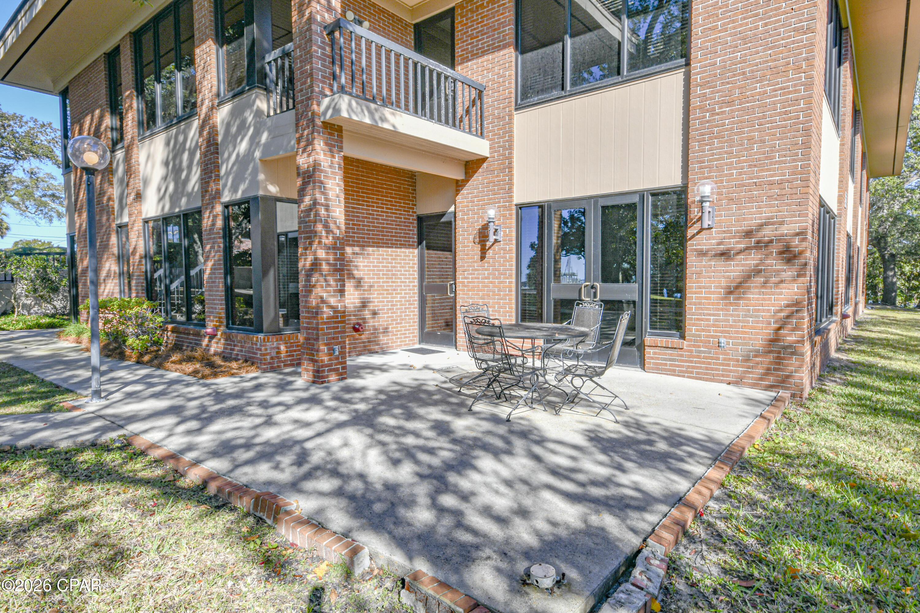 Image 24 For 220 Mckenzie Avenue