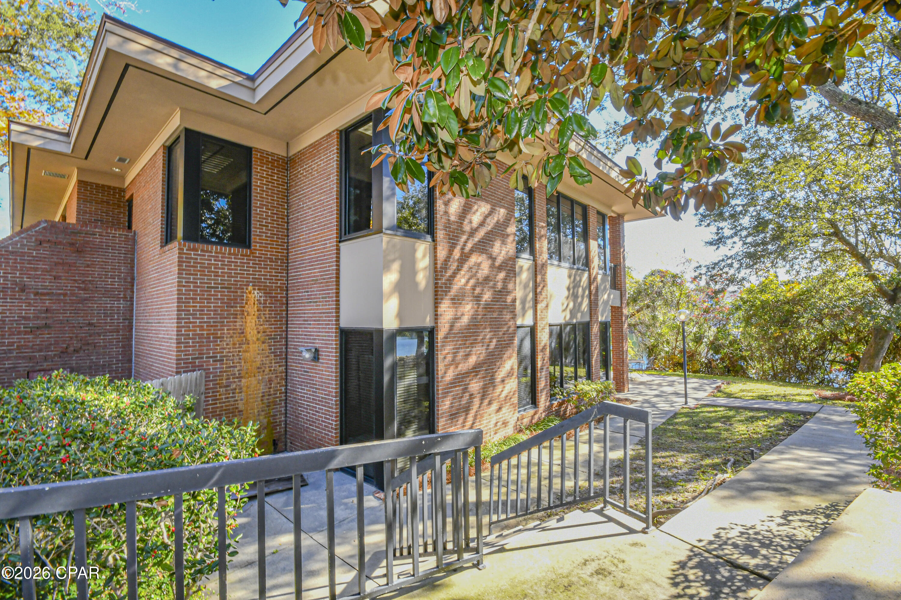 Image 4 For 220 Mckenzie Avenue