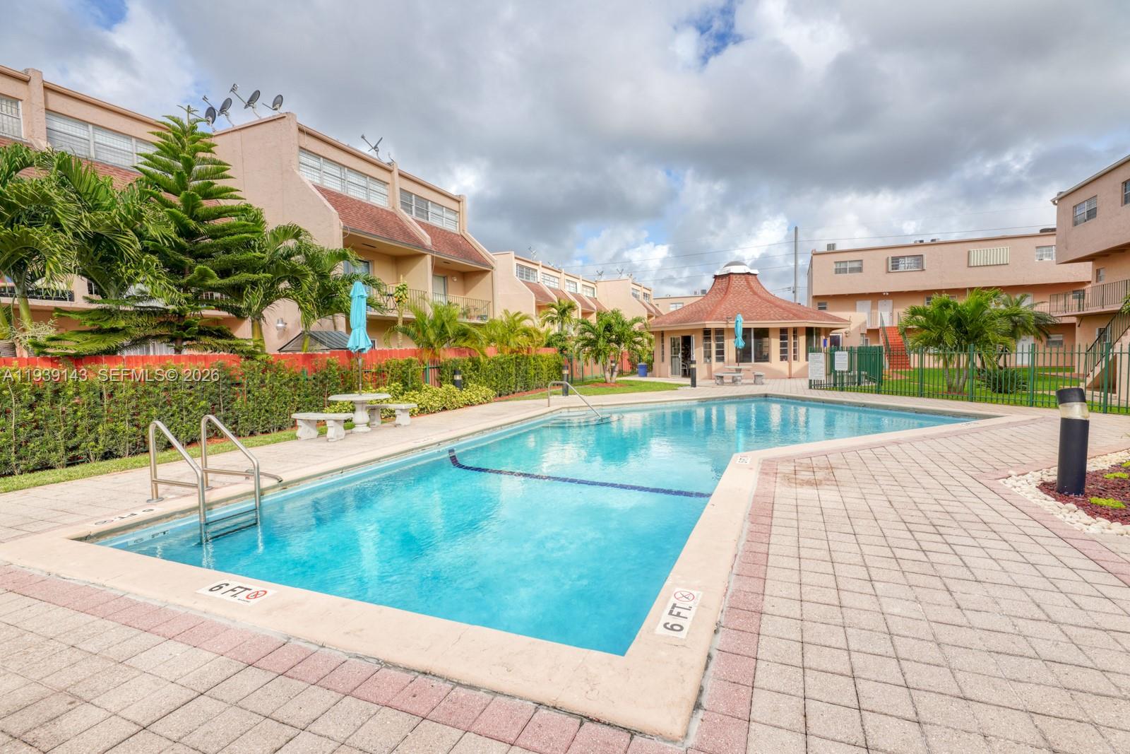 El Camino Real North Cond