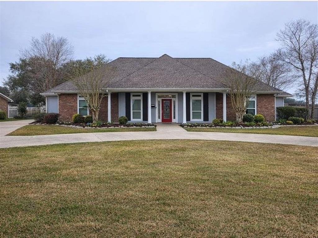 6900 Shadow Lane