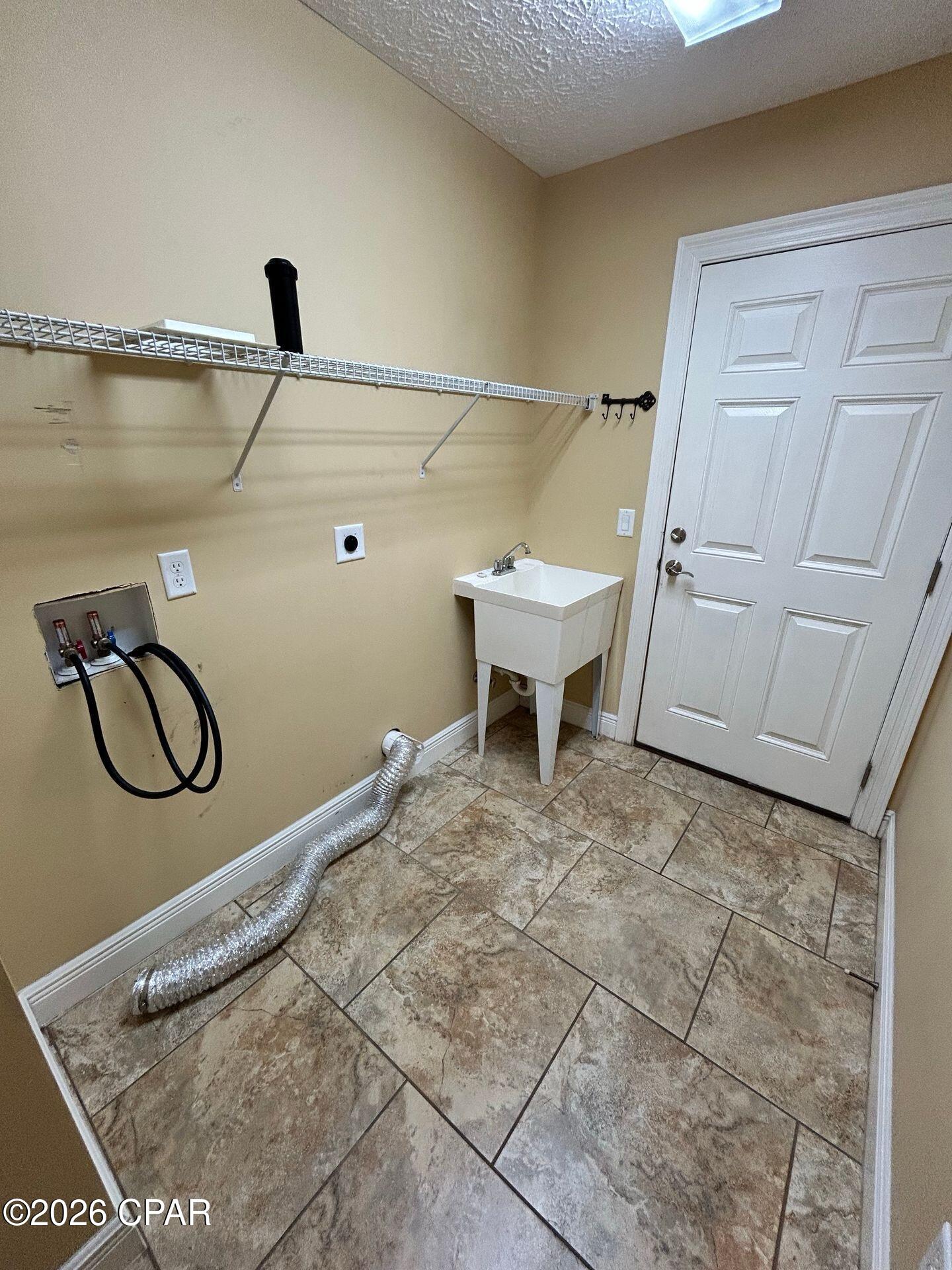 Image 13 For 105 Lakeview Terrace