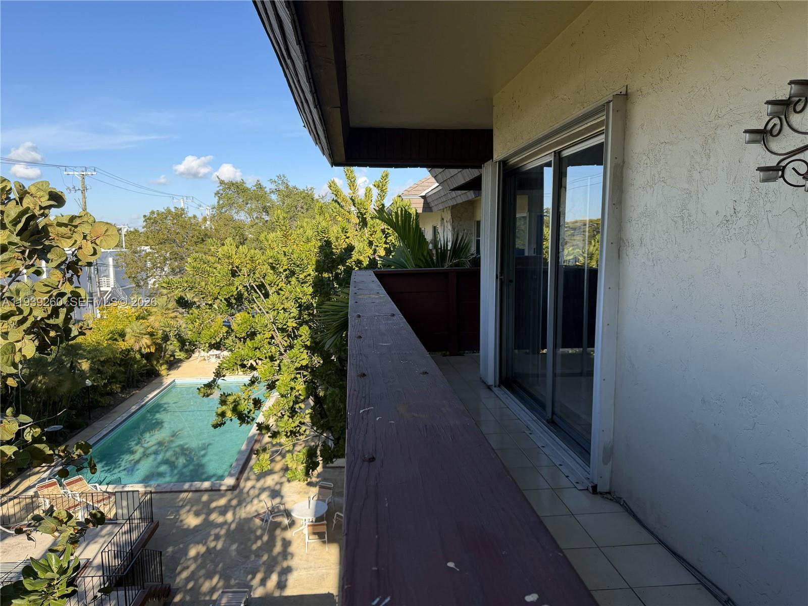 Wonderful 2 bedroom 2 bath corner unit in Coral Gables. Split floor plan with spacious separate suites and large living area.  Wrap around balcony with nature and pool views.  Don't miss this opportunity to own in an excellent location, walk to University of Miami, shops and restaurants and US1.