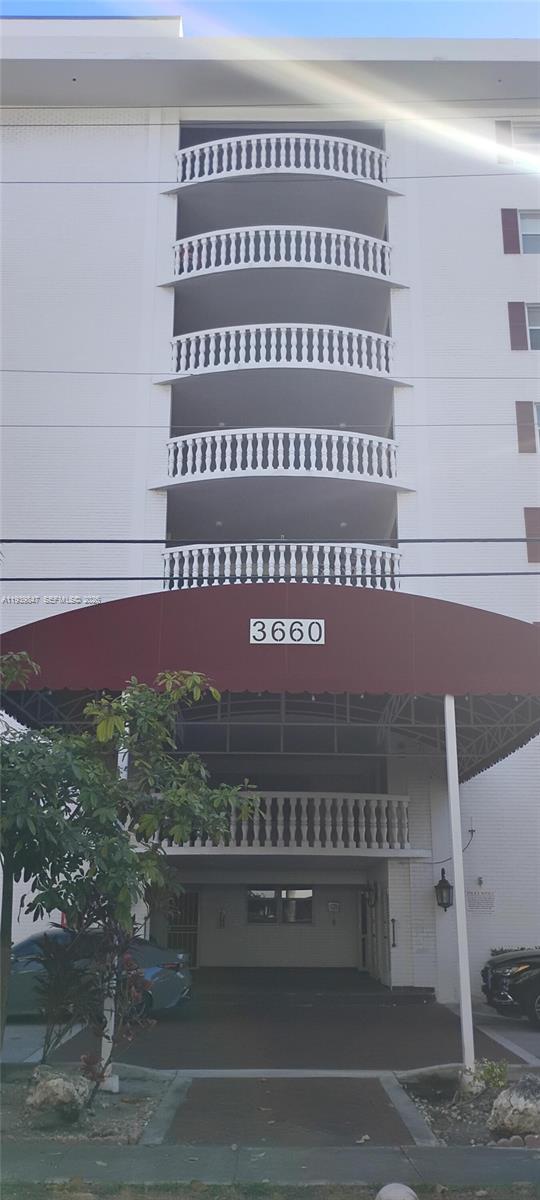 Eastern Shores White Hous