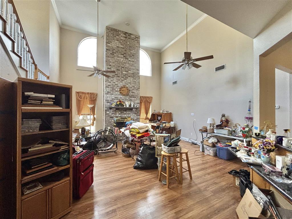 1425 Grace Avenue — photo 3