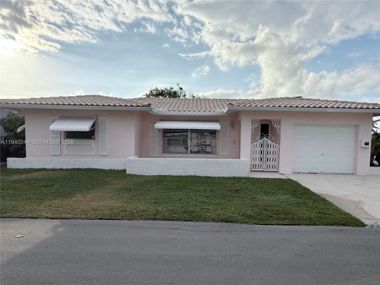 Mainlands Of Tamarac Lake
