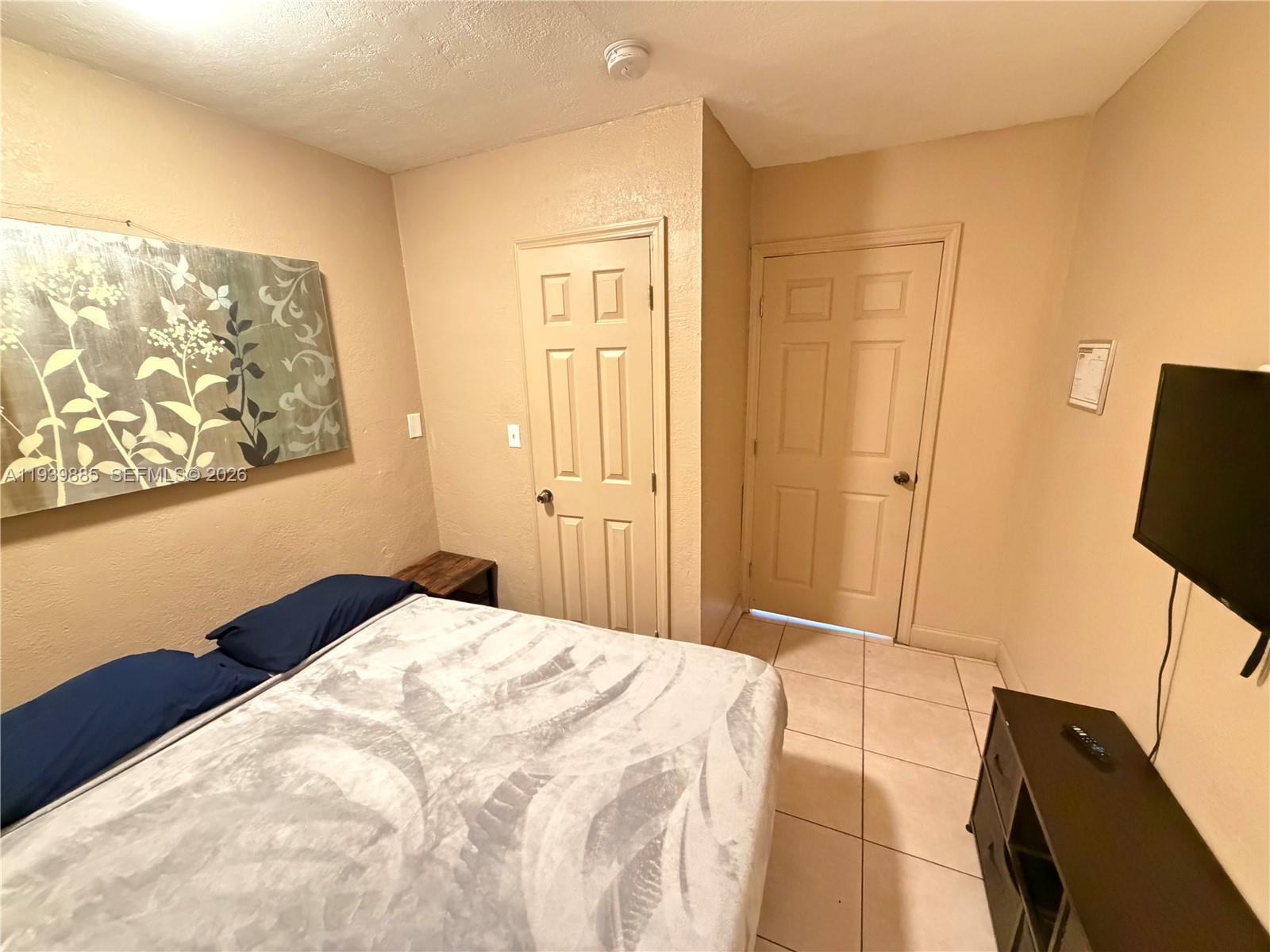 Designer master bathroom at 212 2nd Ter - Home in Dania Beach