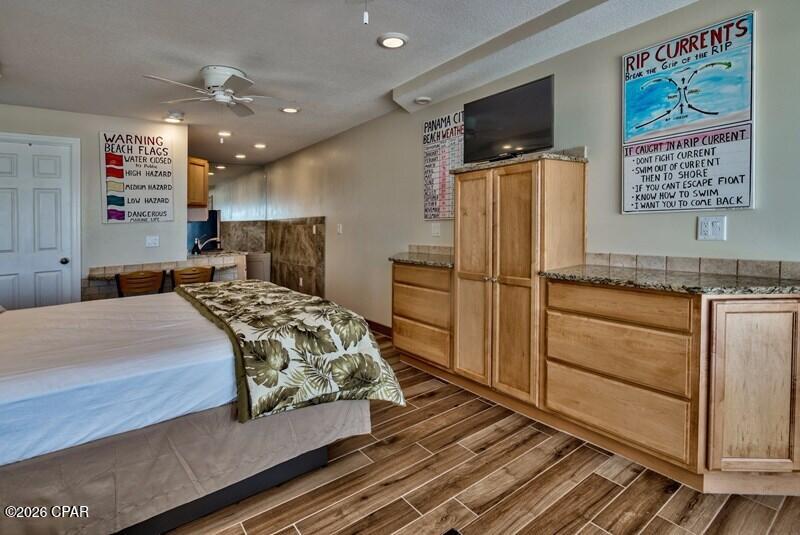 Image 2 For 15617 Front Beach Road C21