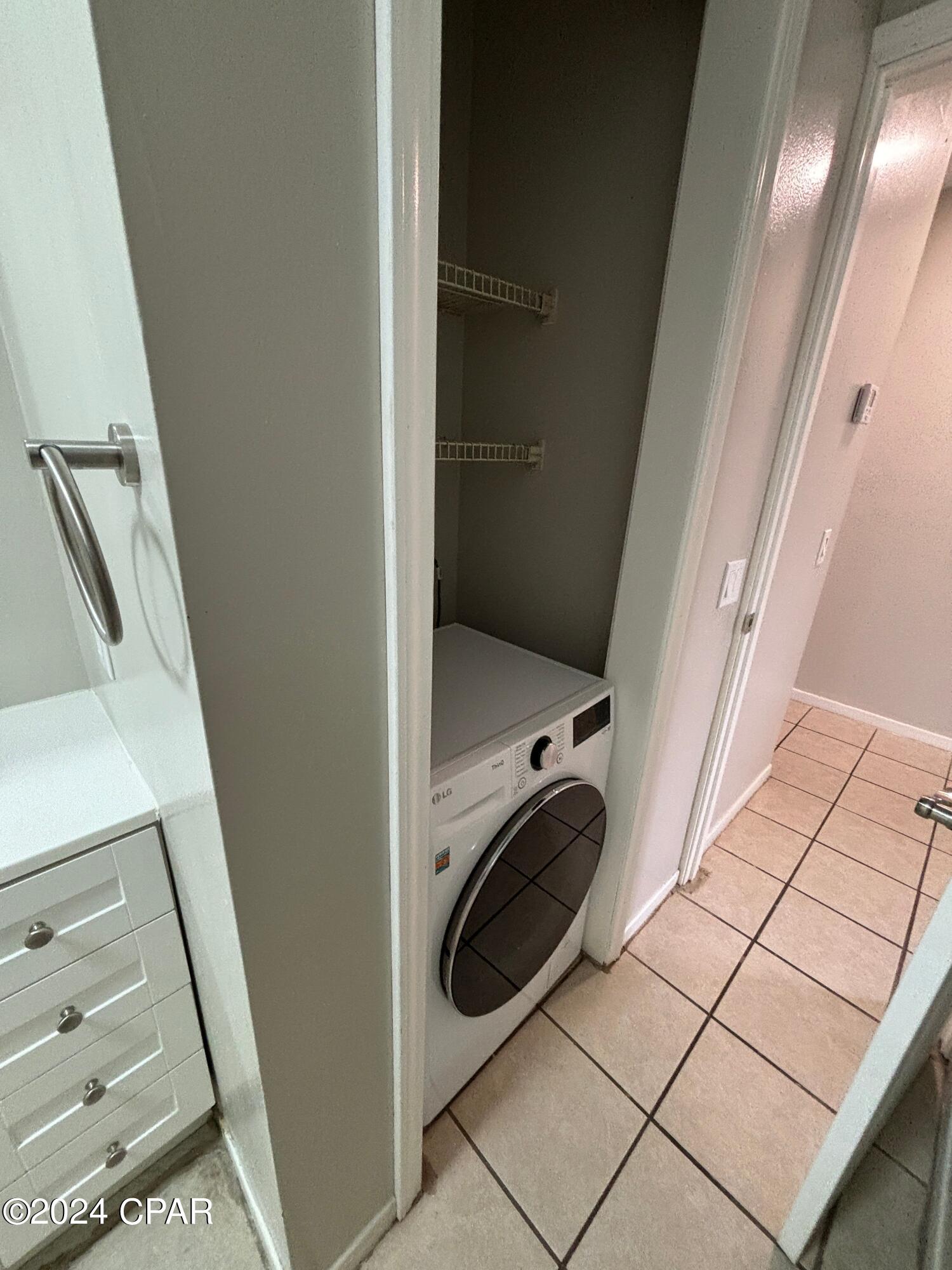 Image 11 For 923 Sanders Lane 704