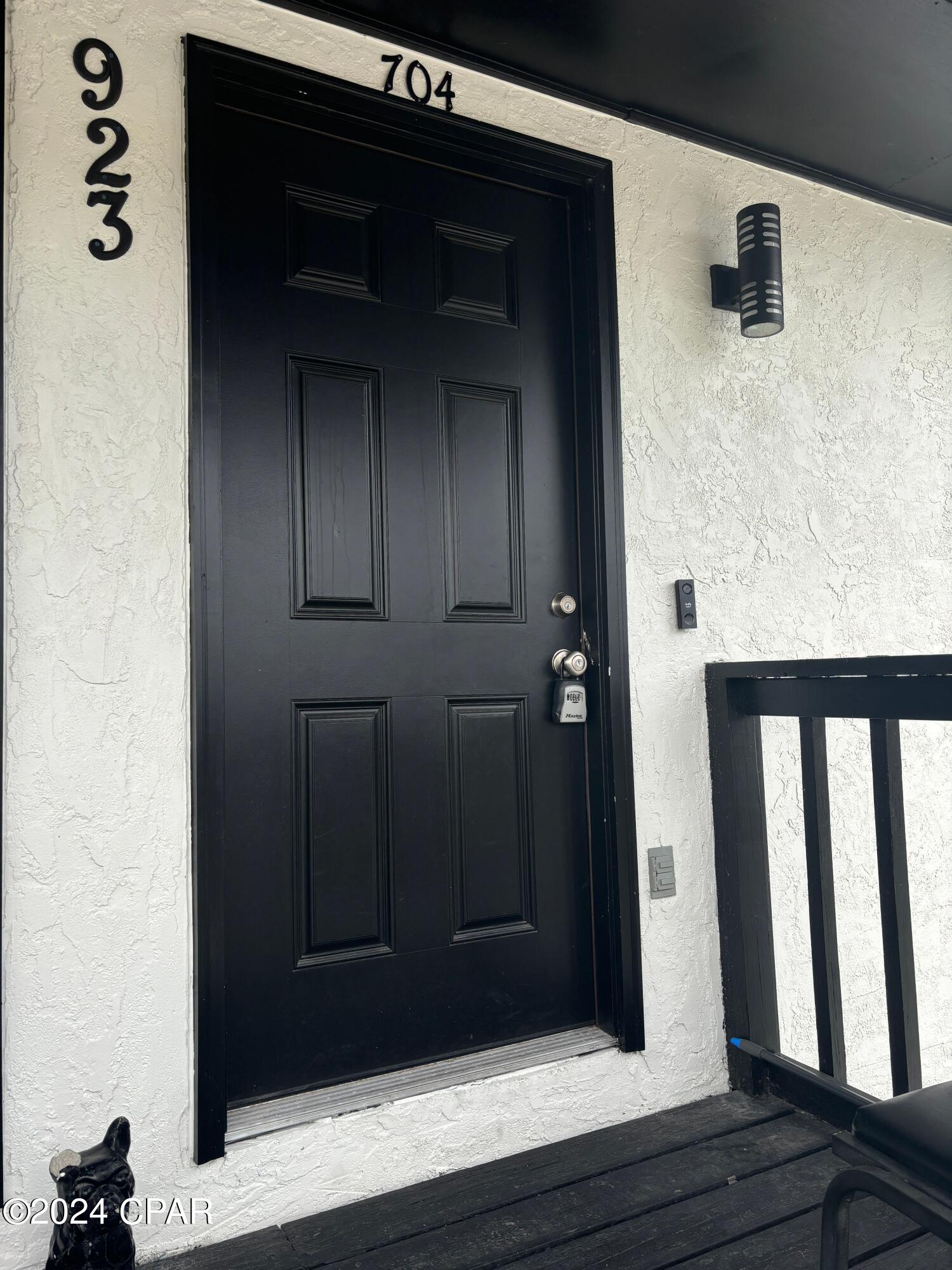 Image 2 For 923 Sanders Lane 704