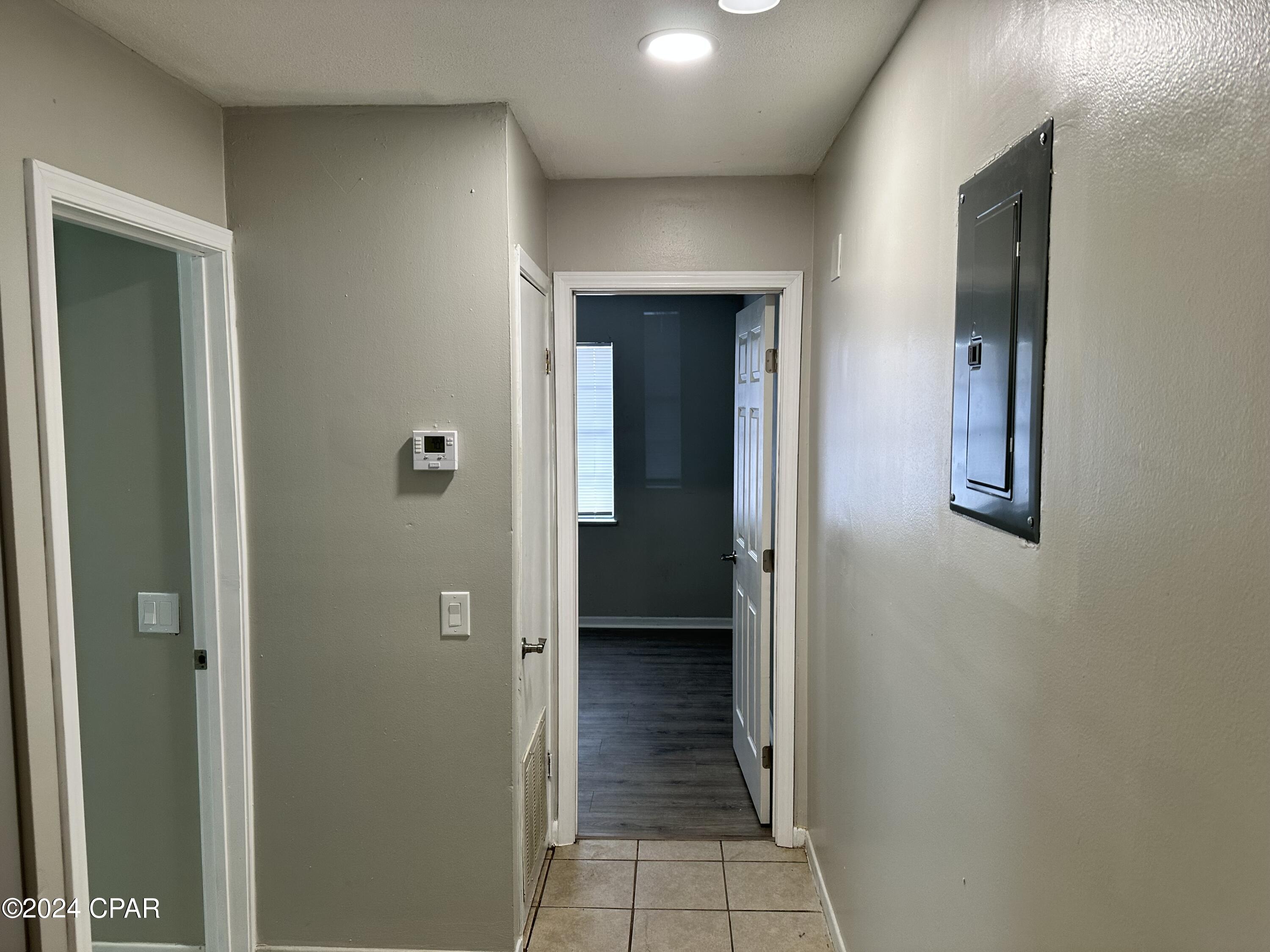 Image 6 For 923 Sanders Lane 704