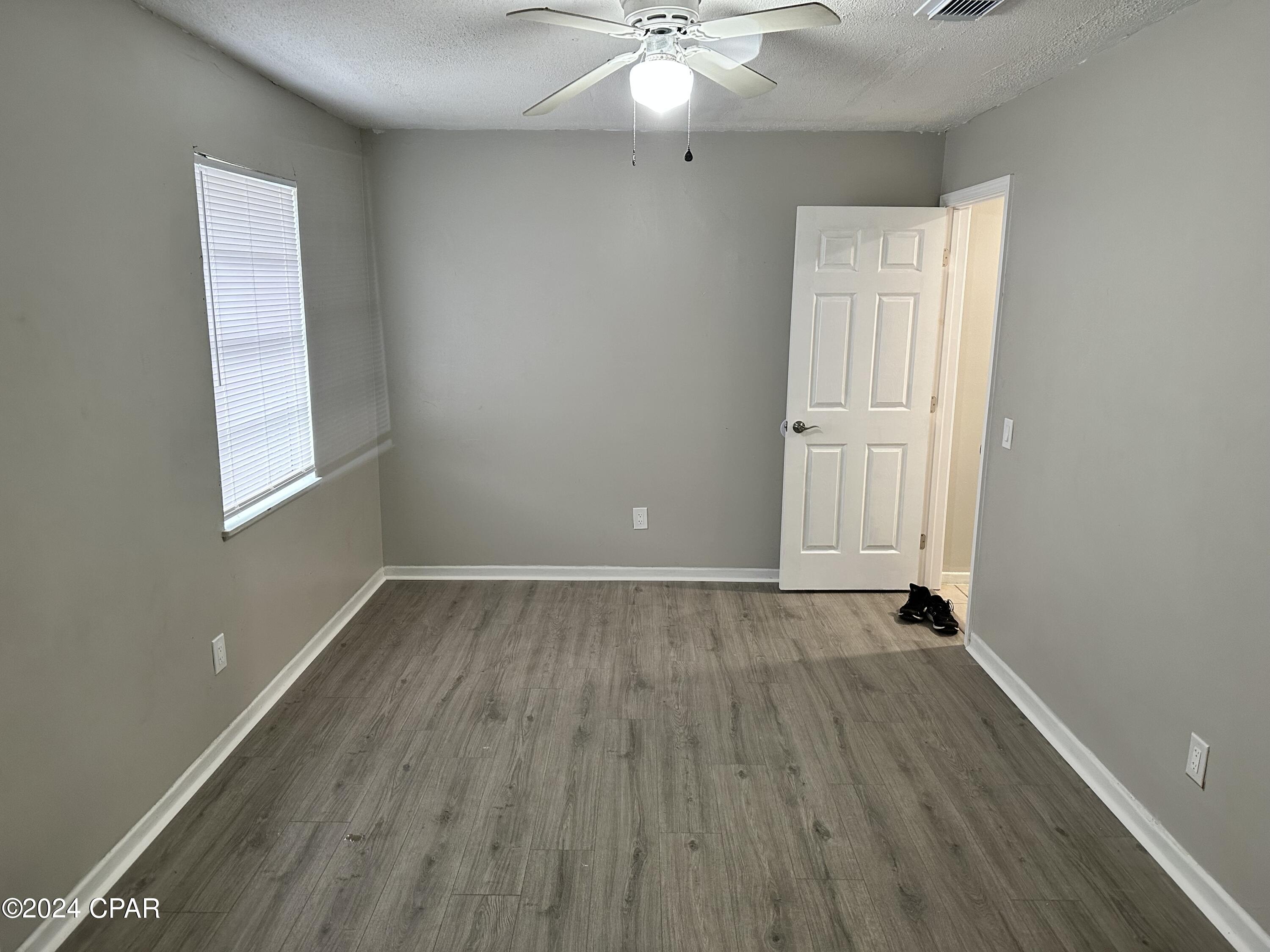 Image 7 For 923 Sanders Lane 704