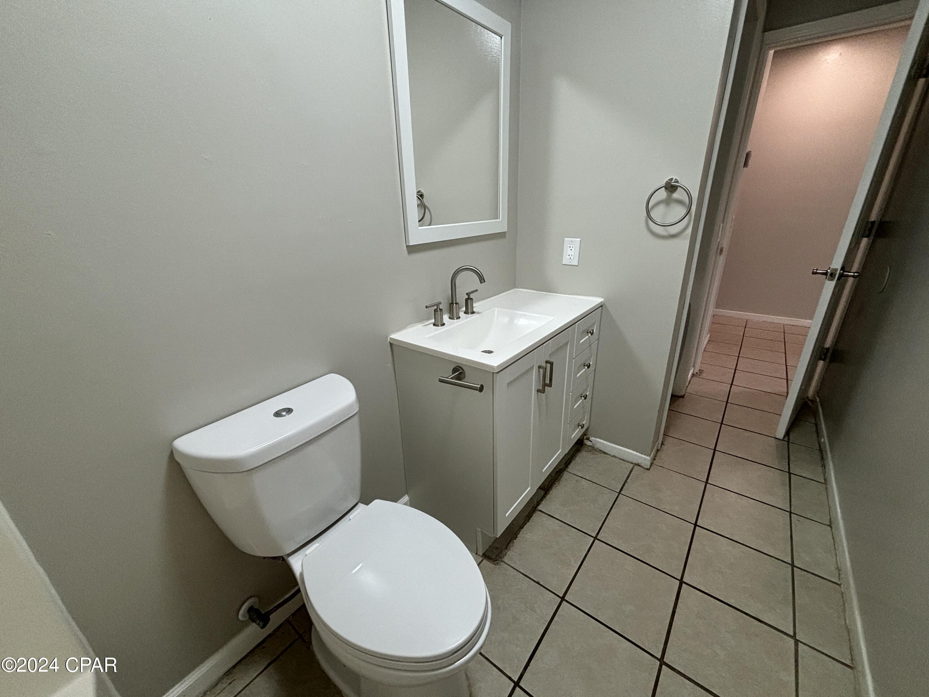 Image 9 For 923 Sanders Lane 704