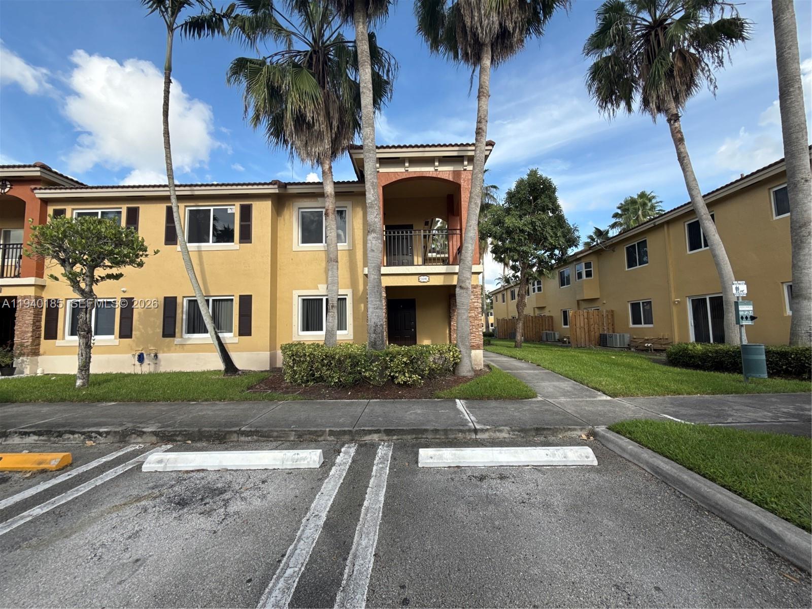 935 33rd Terr Unit 104, Homestead, Florida 33033