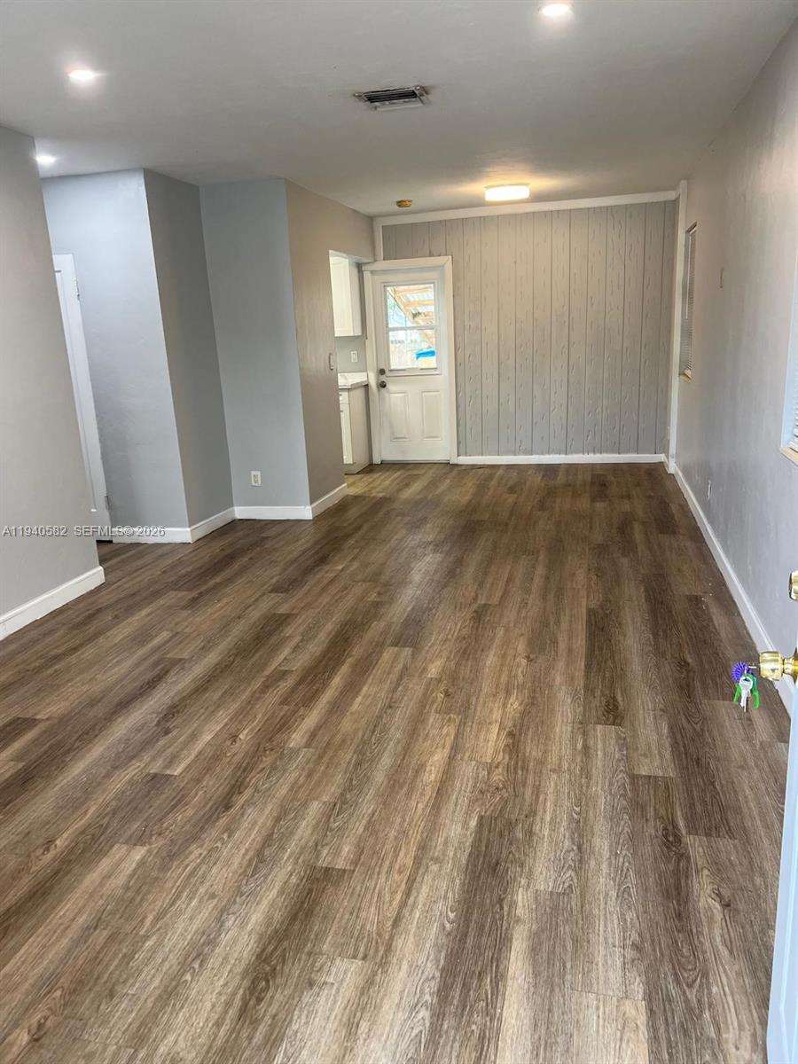 No Miami Beach Manor