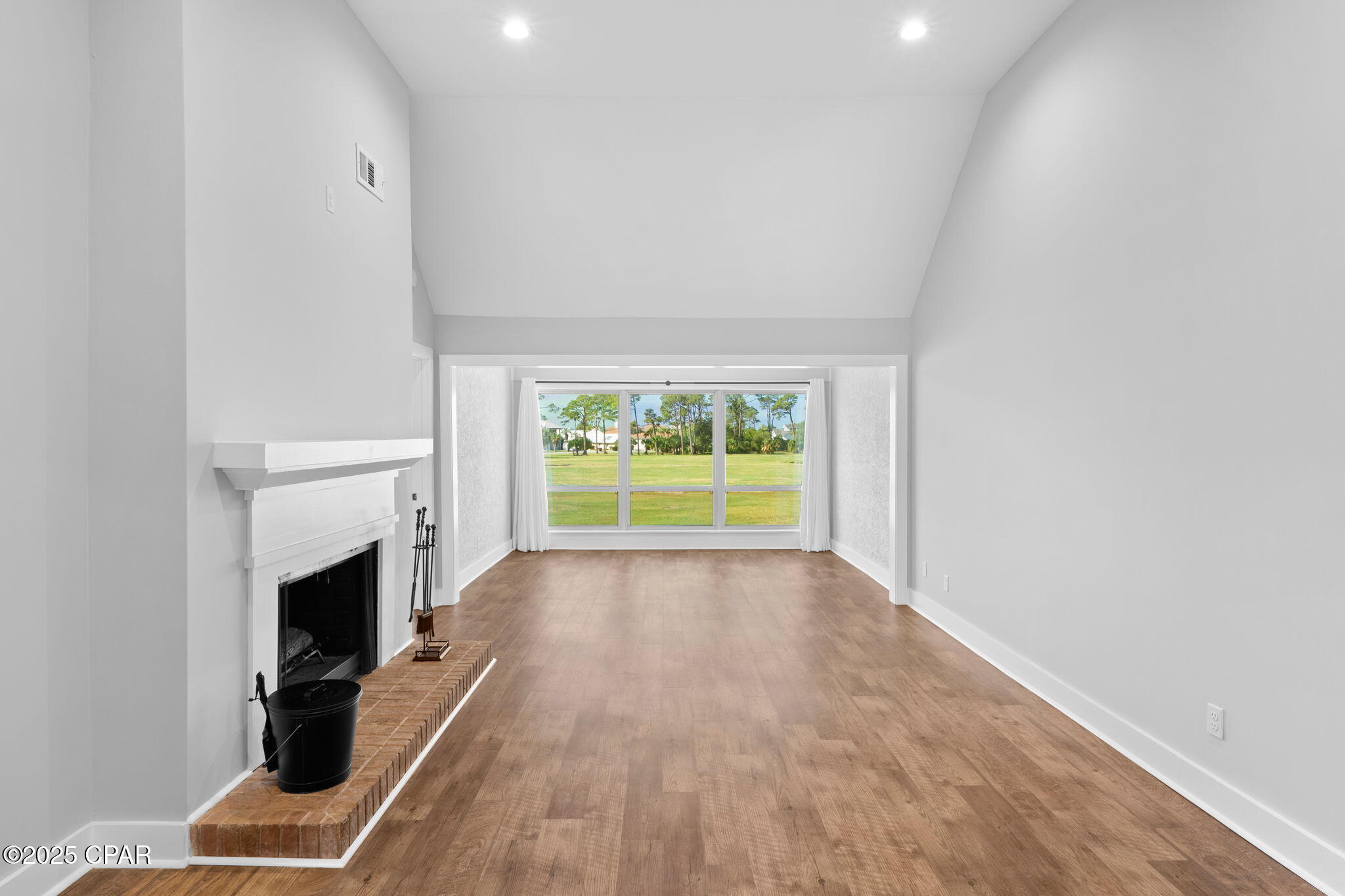 Image 16 For 4305 Bay Point Road 443