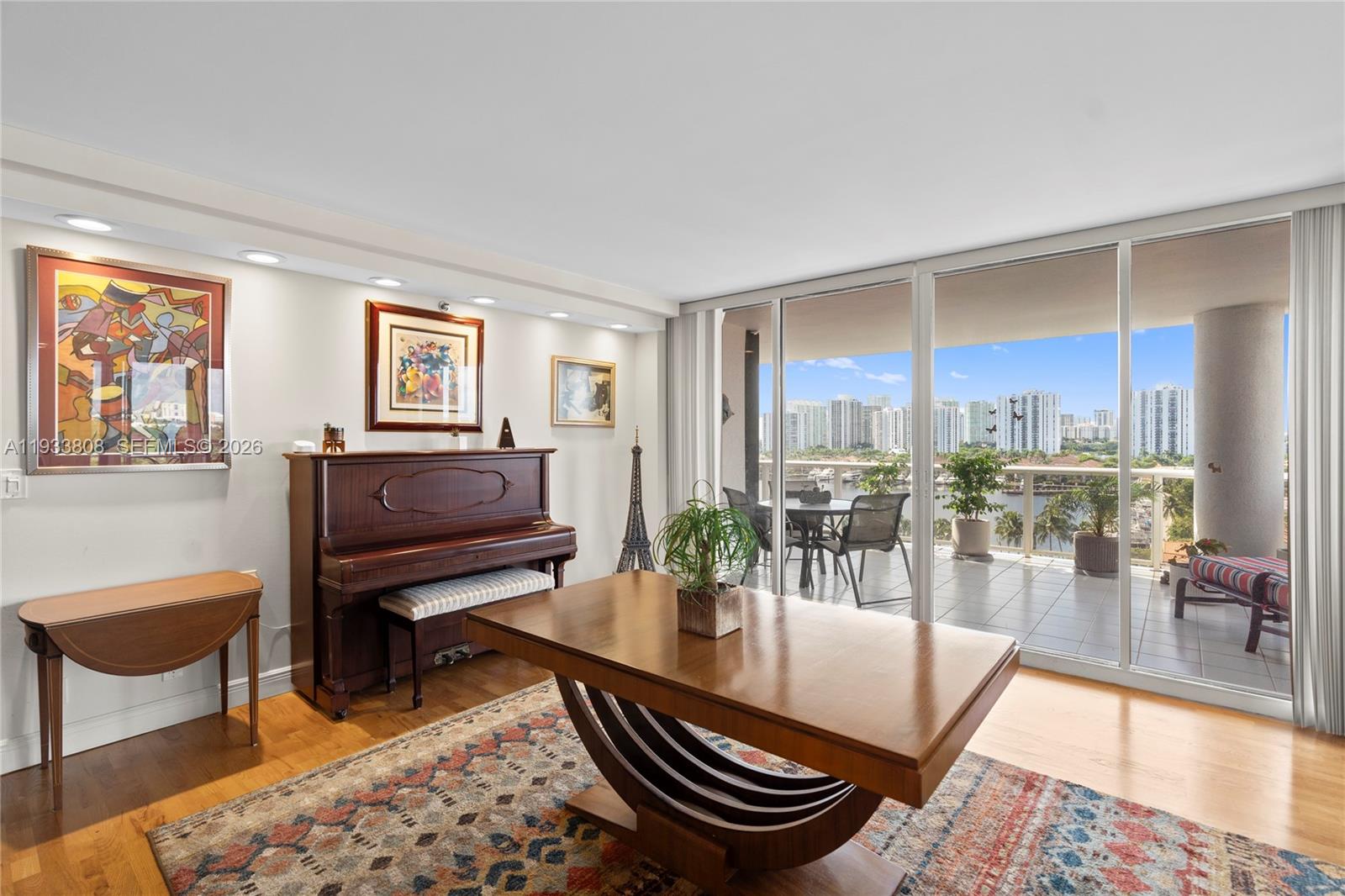 Harbor Tws At The Waterwa