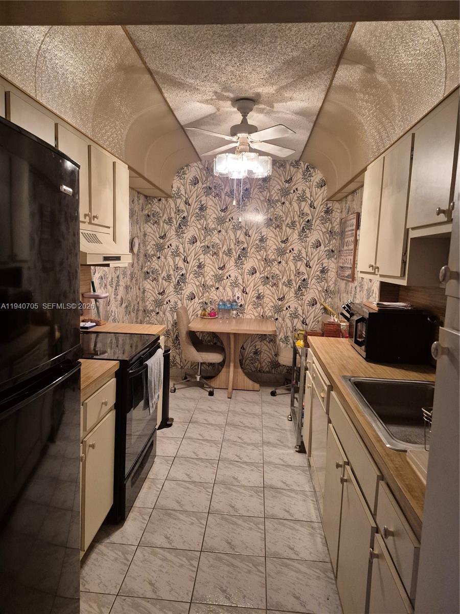 Homes for sale in Hollywood, FL | 4001 Hillcrest Dr #509, Hollywood, FL 33021 | MLS# A11940705